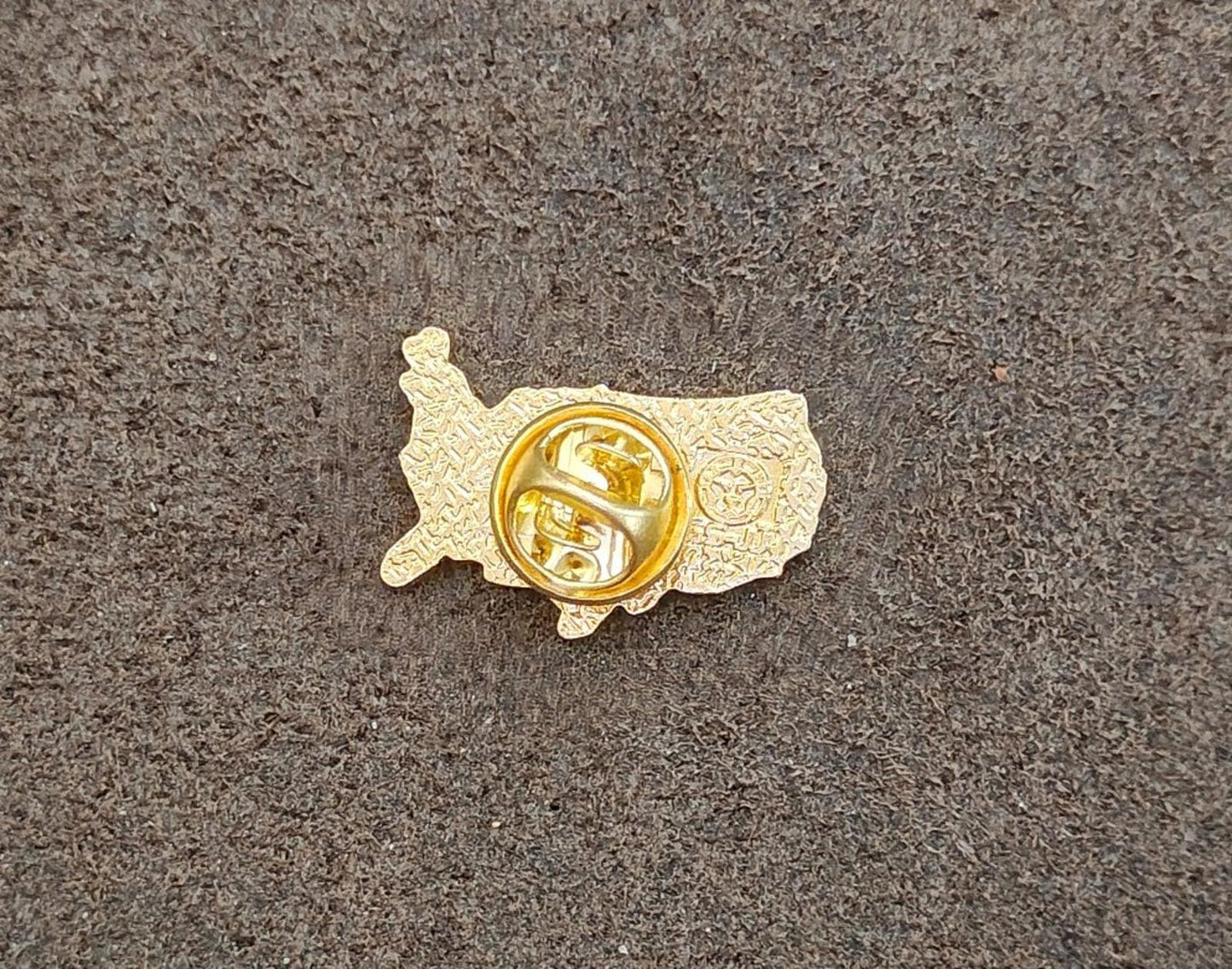 1980s United States Map Flag Gold Tone Enamel Pin