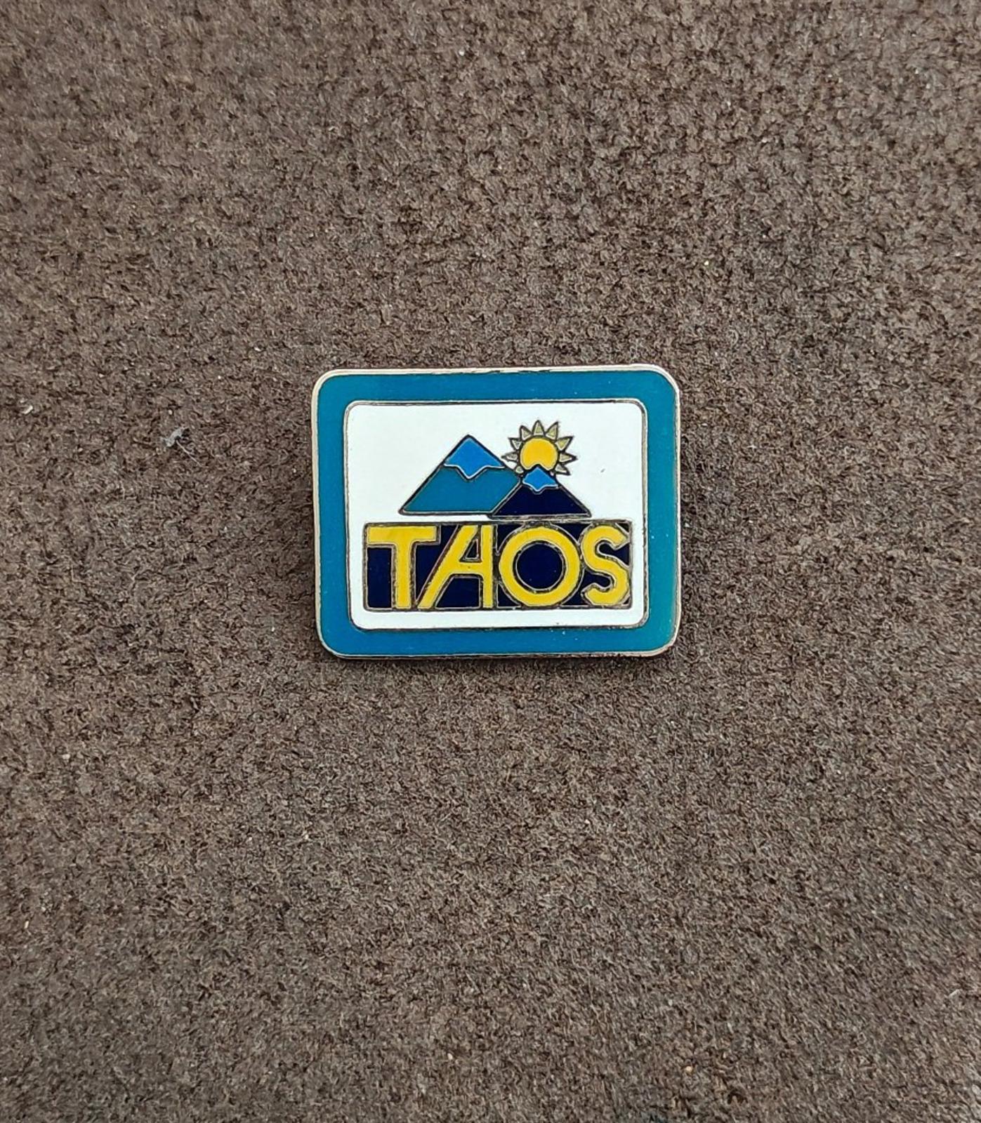 1970s/80s Taos New Mexico Ski Valley Silver Tone Pin