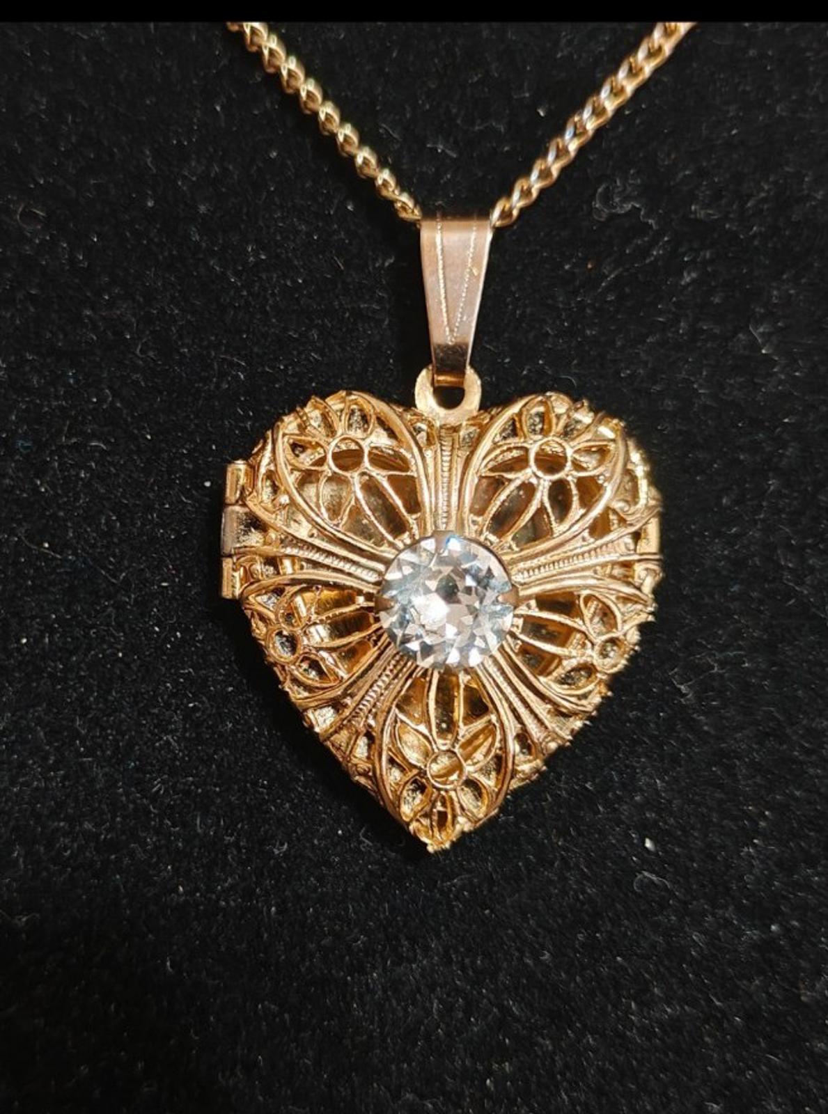 1980's Gold Tone Photo Heart Locket Necklace With Light Blue Rhinestone