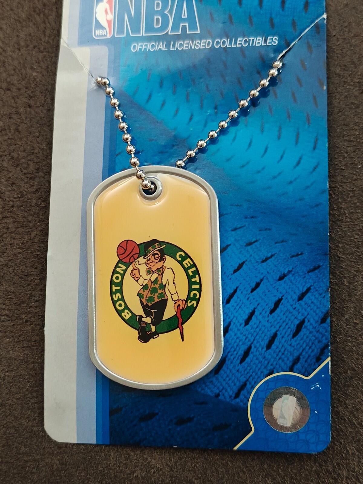 2004 Officially Licensed NBA Boston Celtics Silver Tone Enamel Dog Tag Necklace.