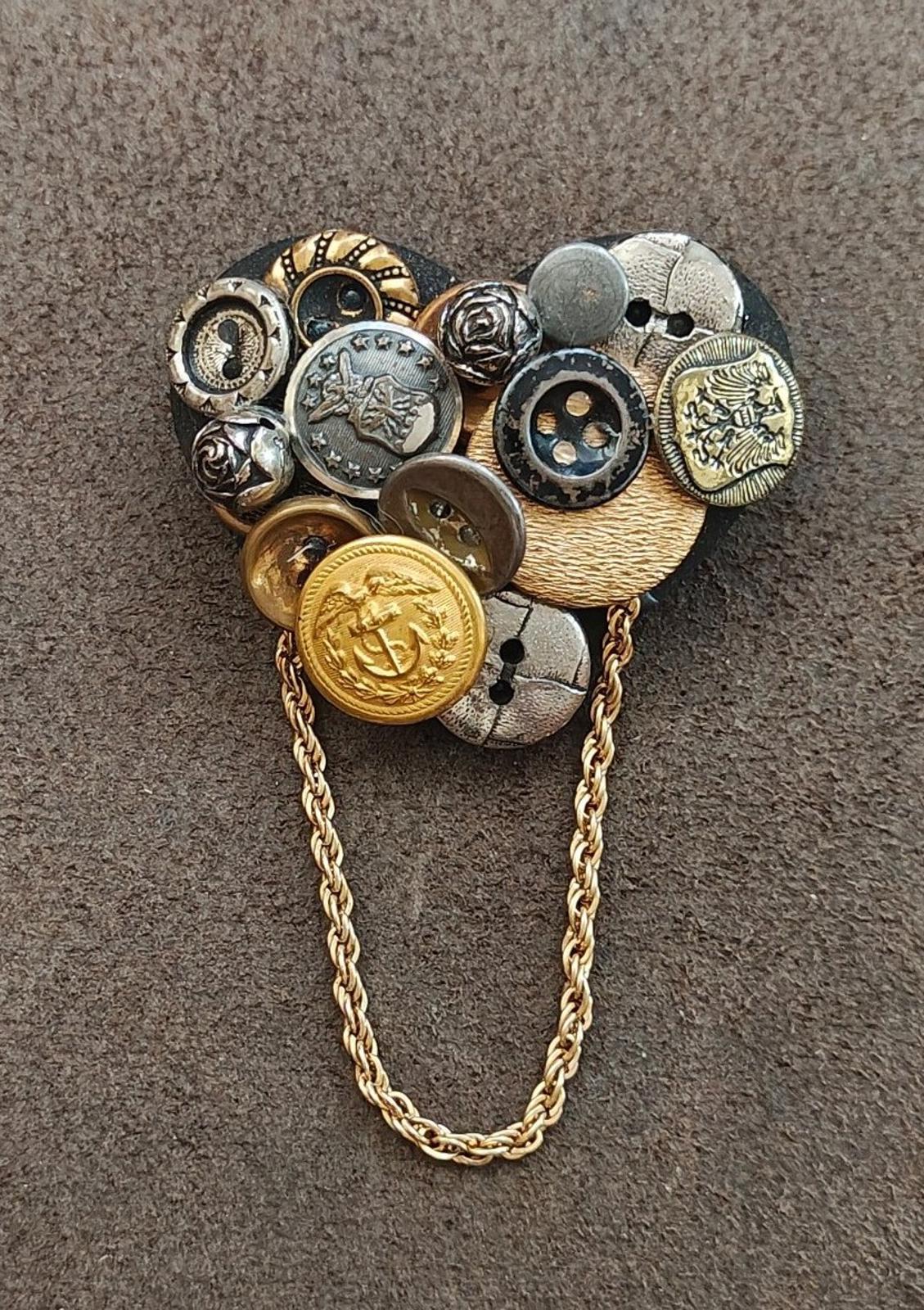 1980s Handmade Collage of Buttons Gold Tone Brooch