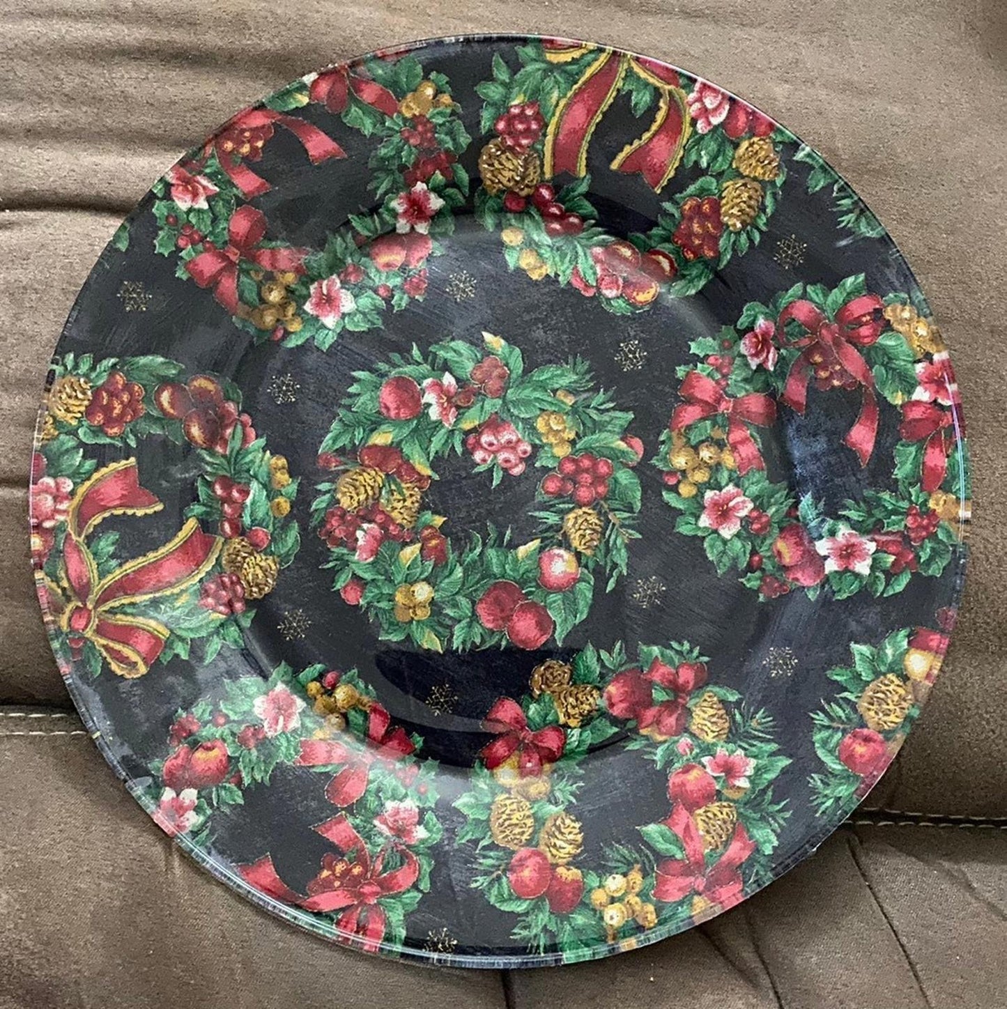 Christmas Wreath Decoupage Round Plate