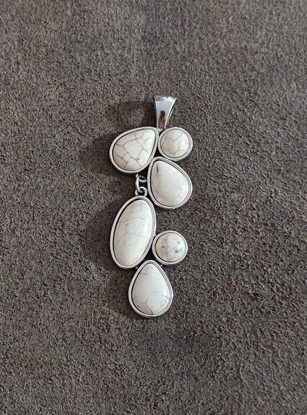 1990s Vintage Natural Howlite Gemstones Silver Tone Dangle Pendant