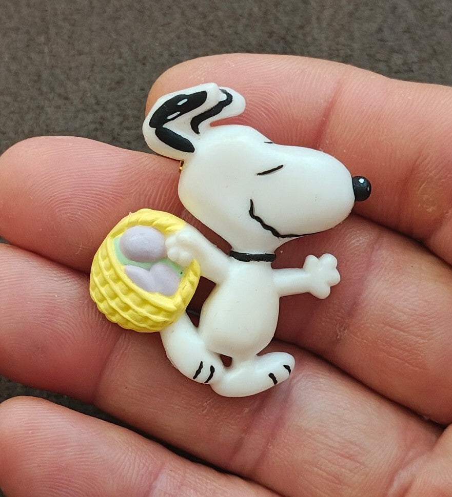 1990s Hallmark Peanuts Snoopy Easter Basket Brooch Pin