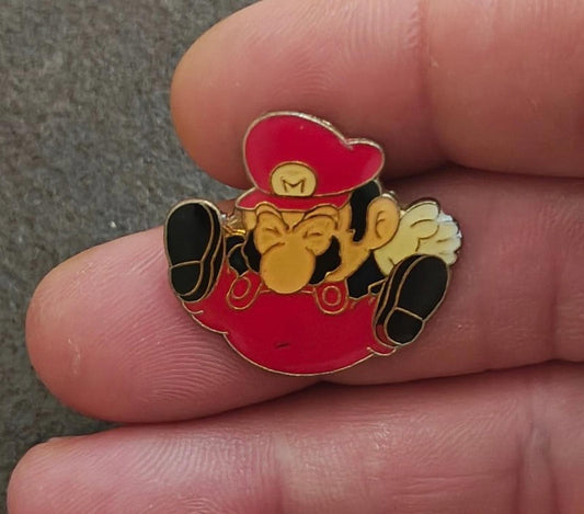 1988 Nintendo Super Mario Bros. Gold Tone Enamel Pin