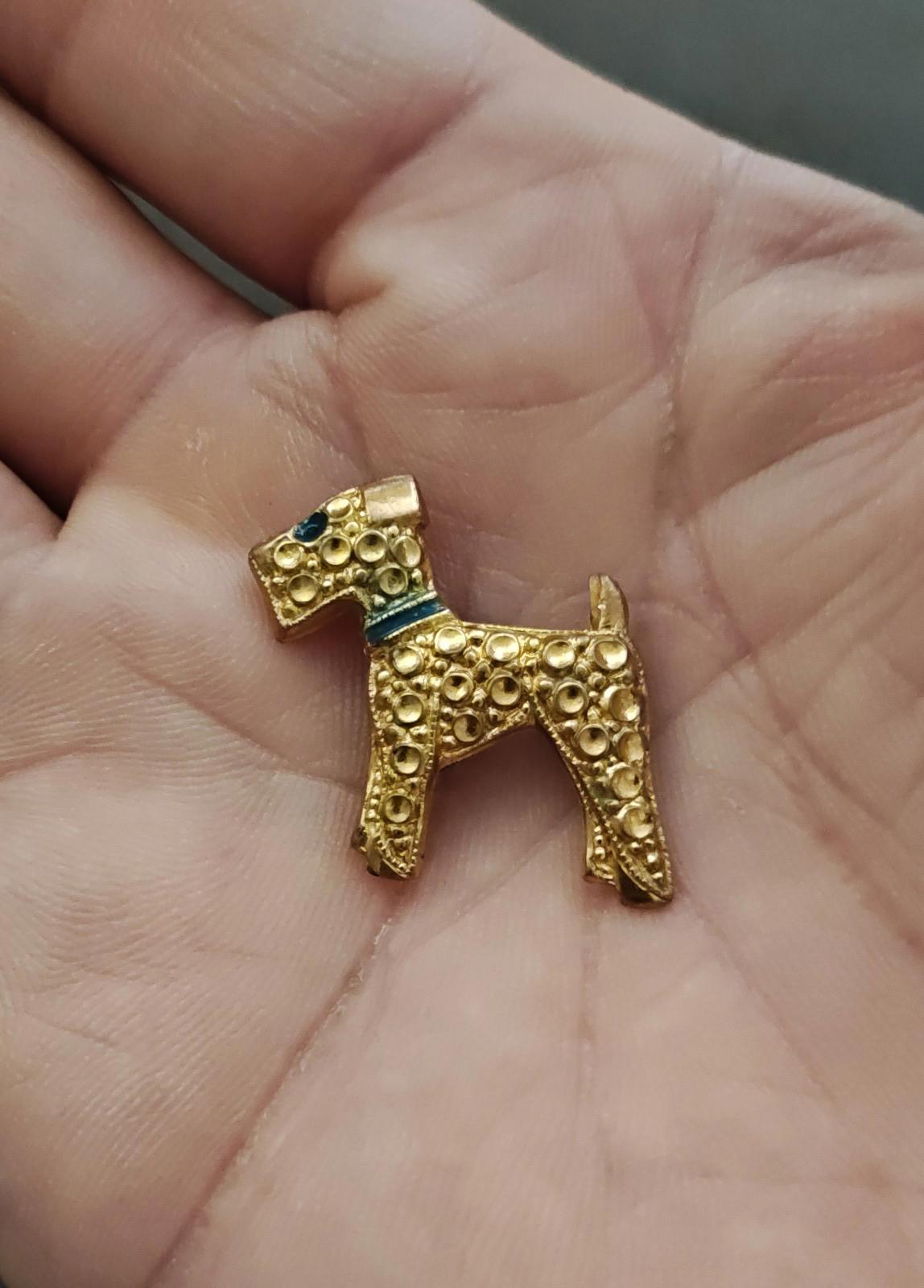 1890s Rare Gold Tone Textured Ornate Victorian Style Terrier Dog Brooch