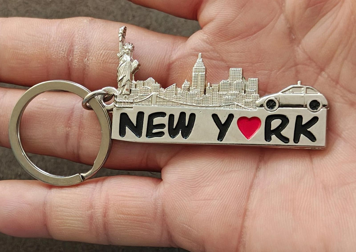 Cool New York City Souvenir Keychain Featuring Engraved Skyline and Landmarks