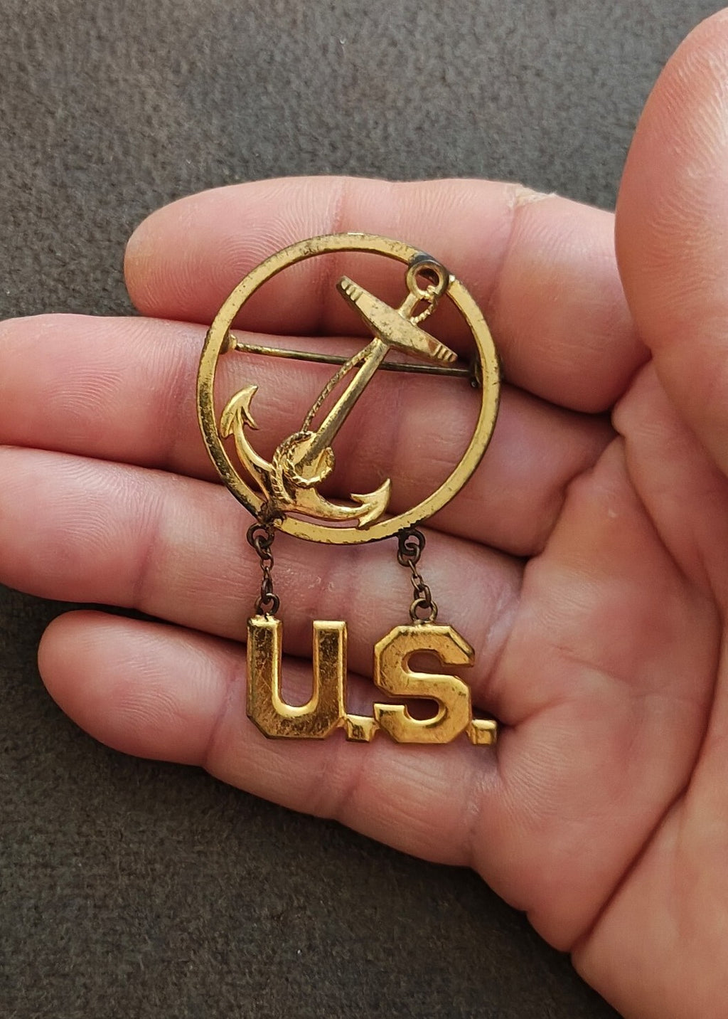1940s WWII US Navy Gold Tone Anchor & Hanging U.S. Letters Sweetheart Pin.