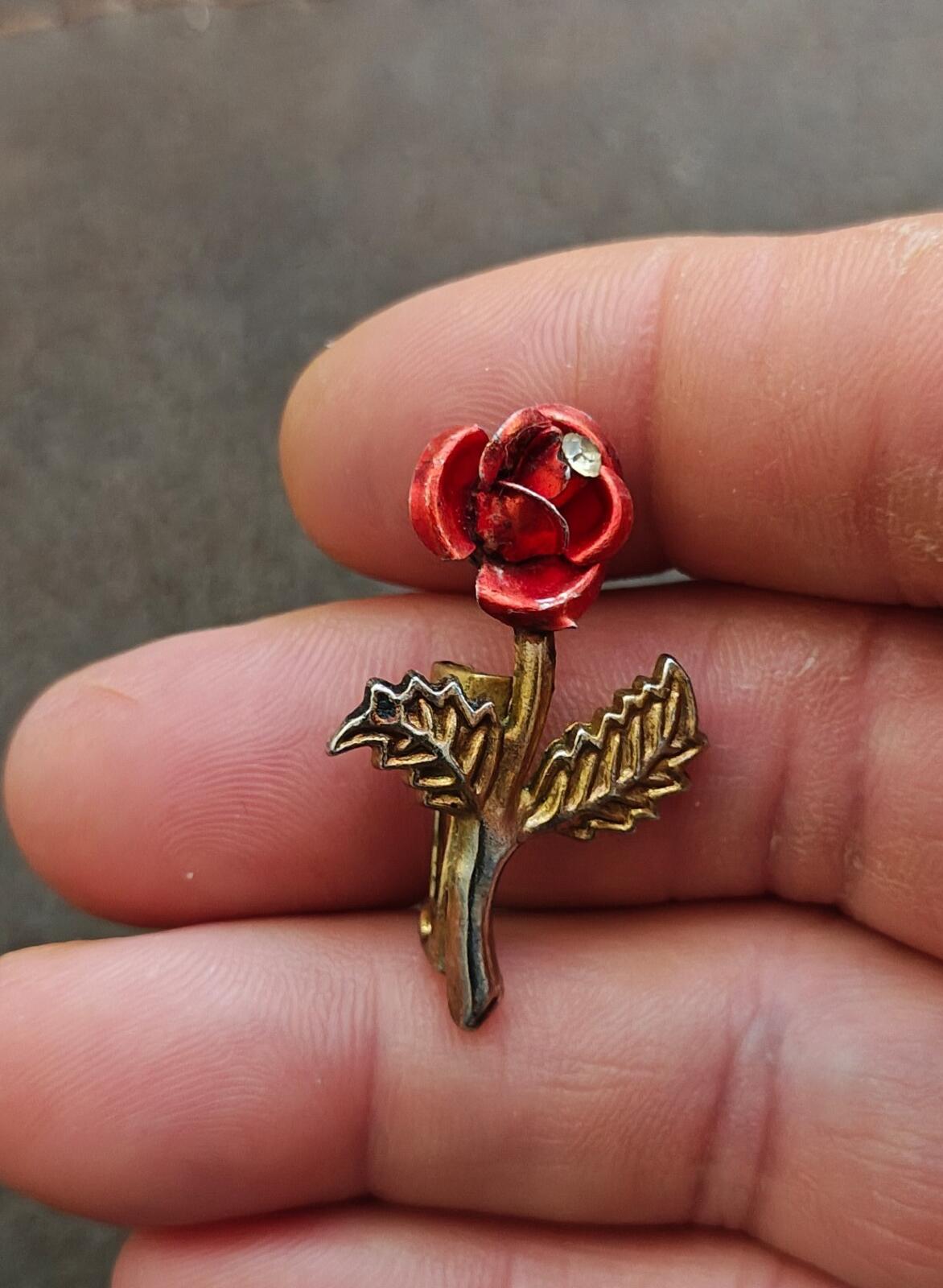 1960s Red Enamel Rose With a Clear Rhinestone In Center Gold Tone Brooch