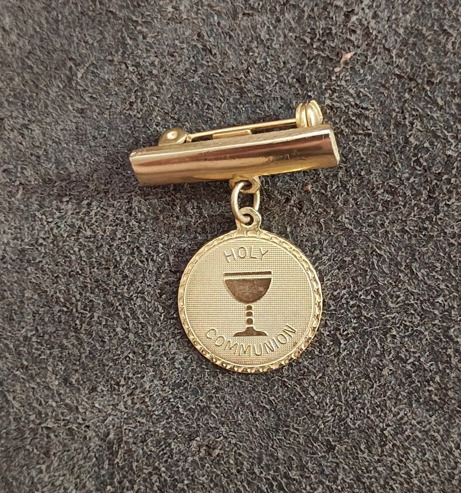1960s/70s Gold Tone Catholic First Holy Communion Pin