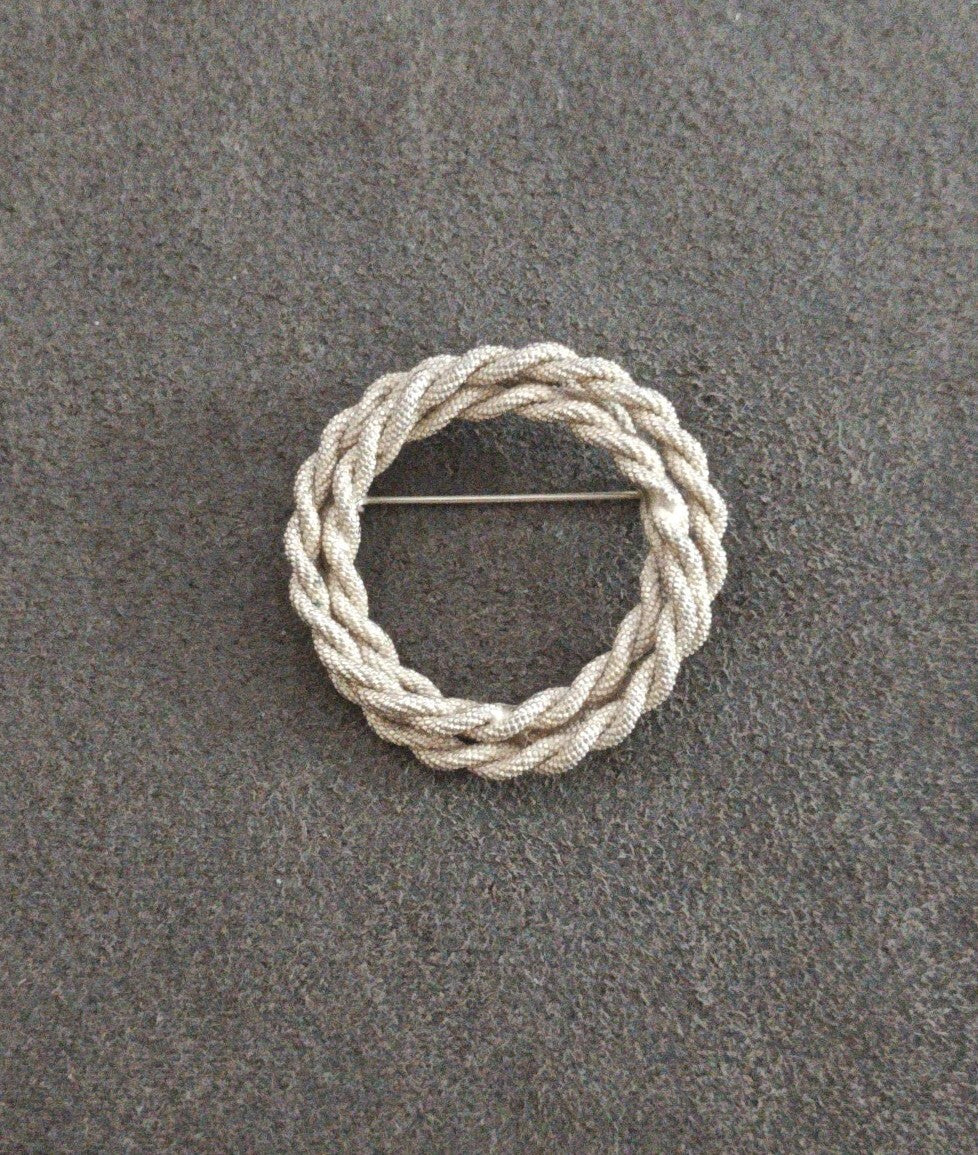 1970s/80s Textured Gold-Tone Twisted Mesh Wreath Brooch