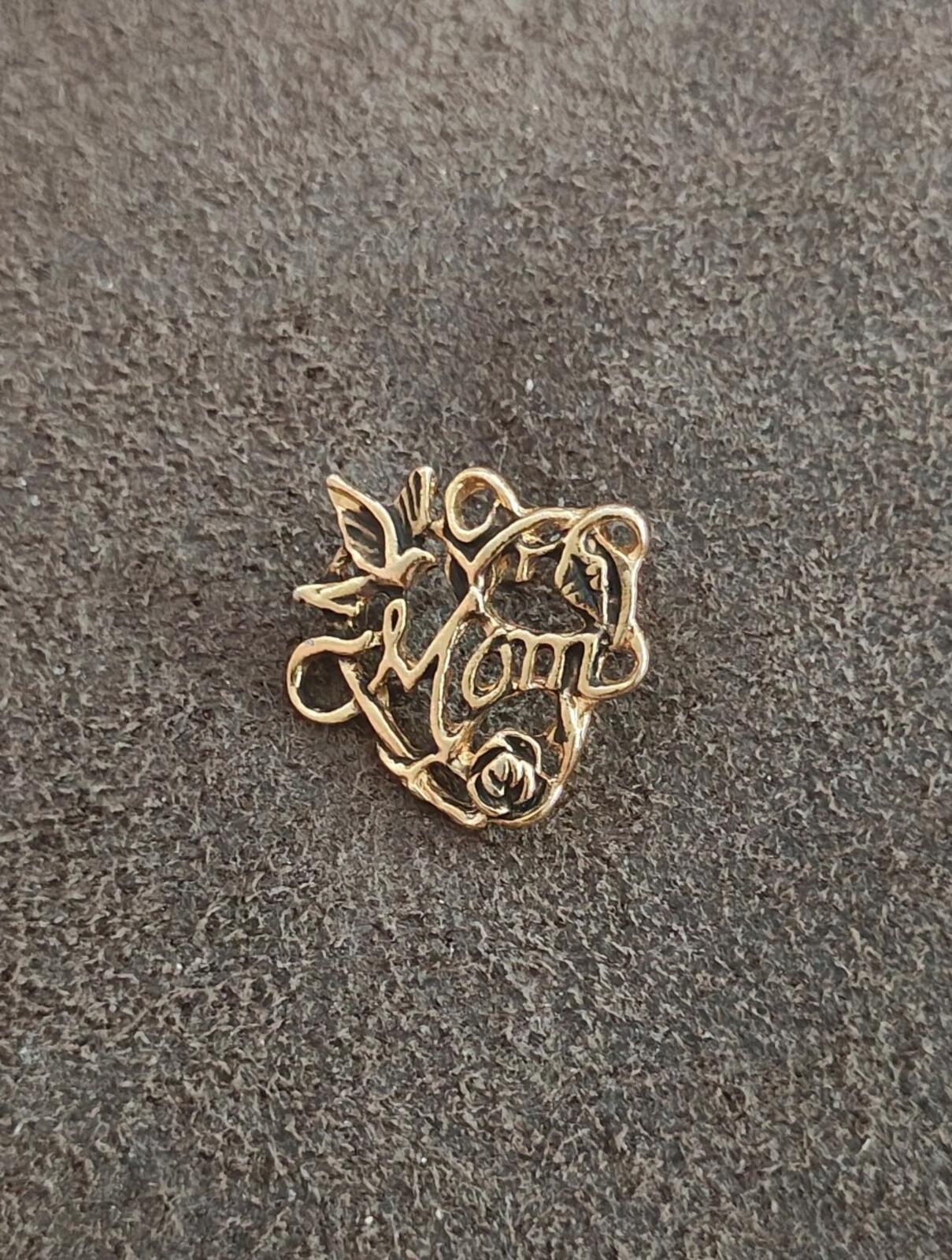 1980s Gold Tone"Mom" Floral Heart Pin