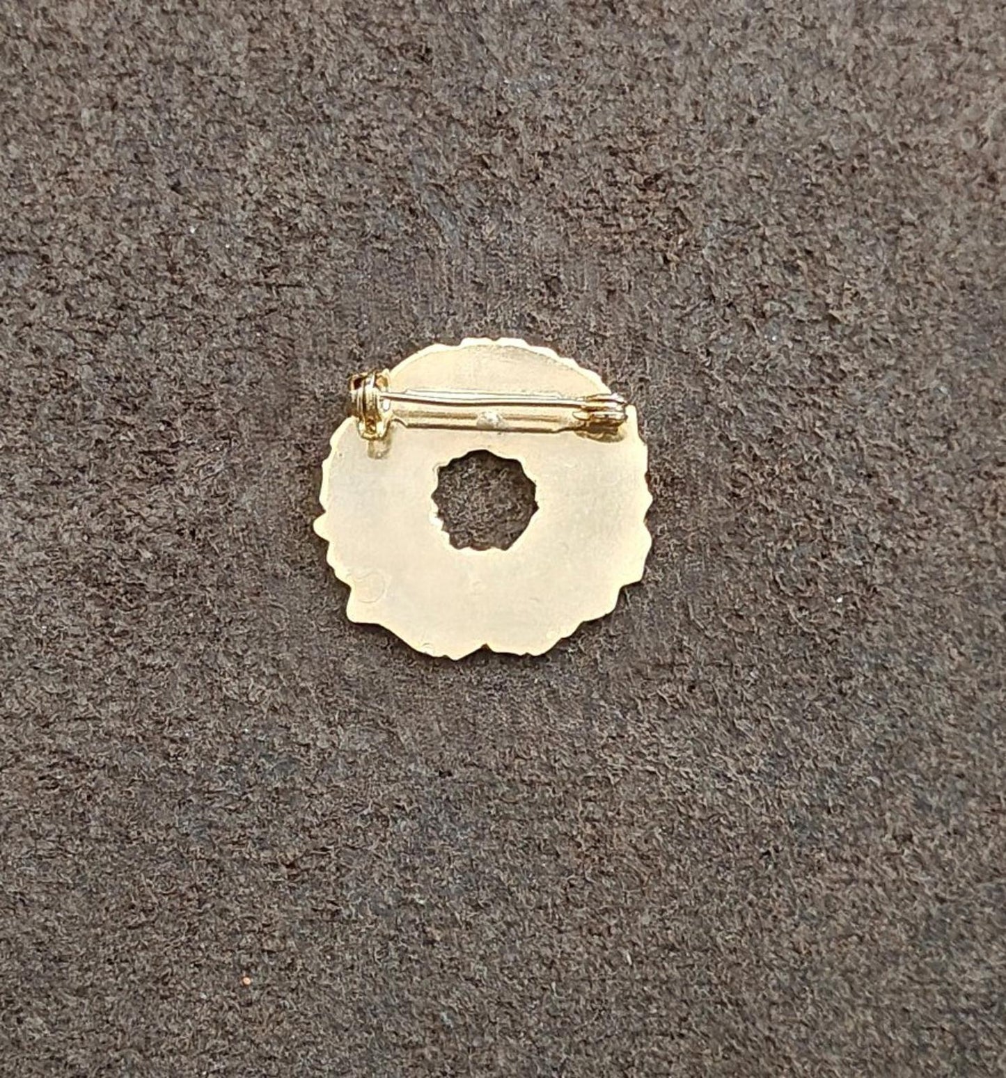 1980s Gold Tone Enamel Christmas Wreath Pin