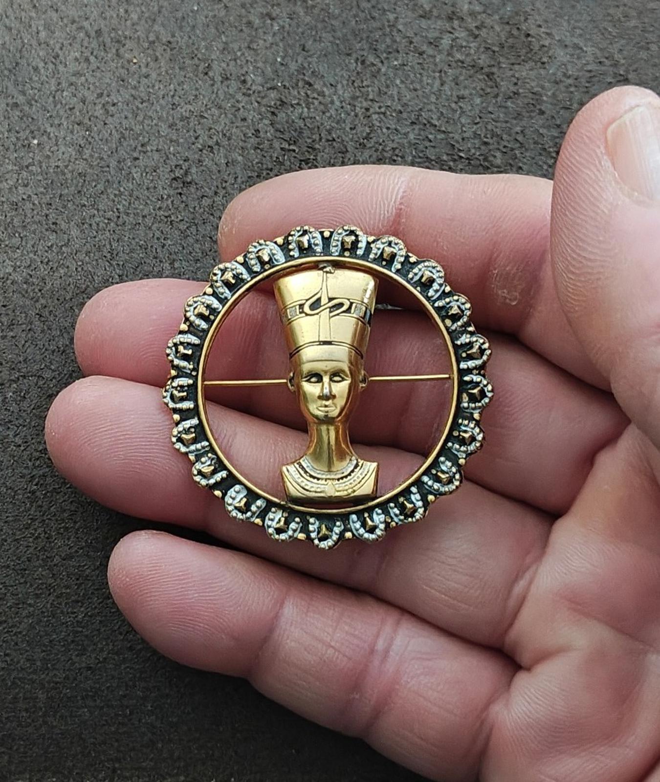 1970s Vintage Rare Egyptian Revival Queen Nefertiti Brooch Pin
