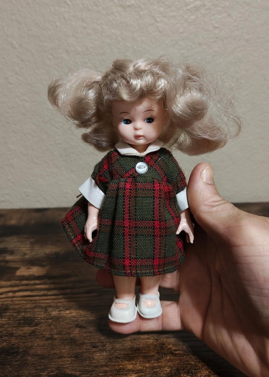 1981 Vintage Playmates Billie Tiara Doll Made In Hong Kong