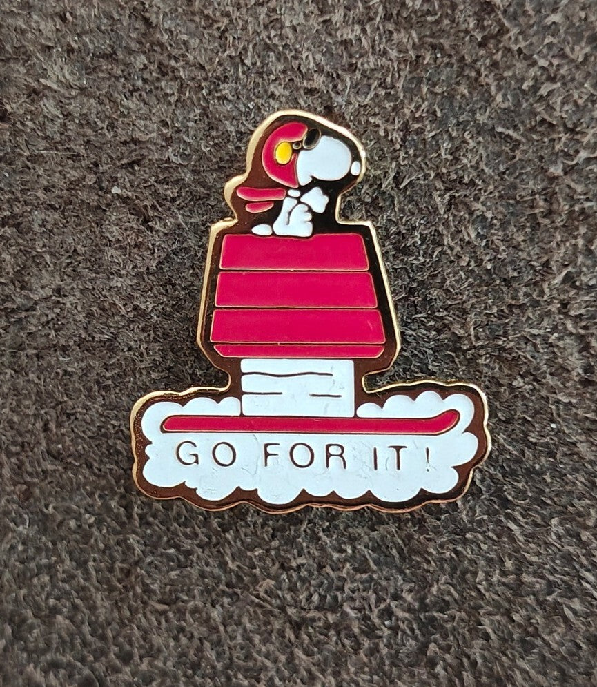 1970s Peanuts Snoopy Go For It! Gold Tone Enamel Pin