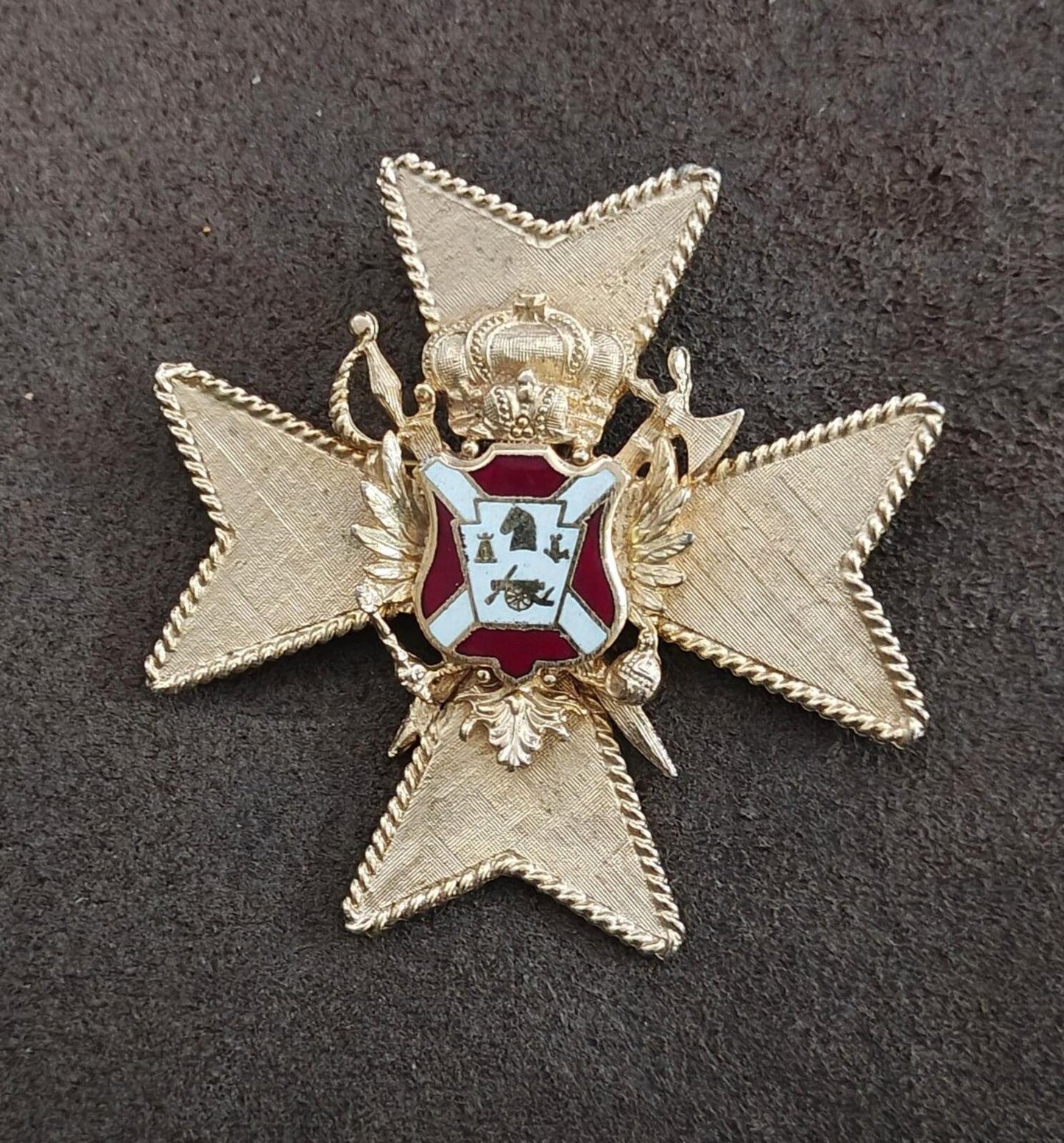 1950s Rare Coro Gold Tone With Red & White Enamel Heraldic Shield Brooch