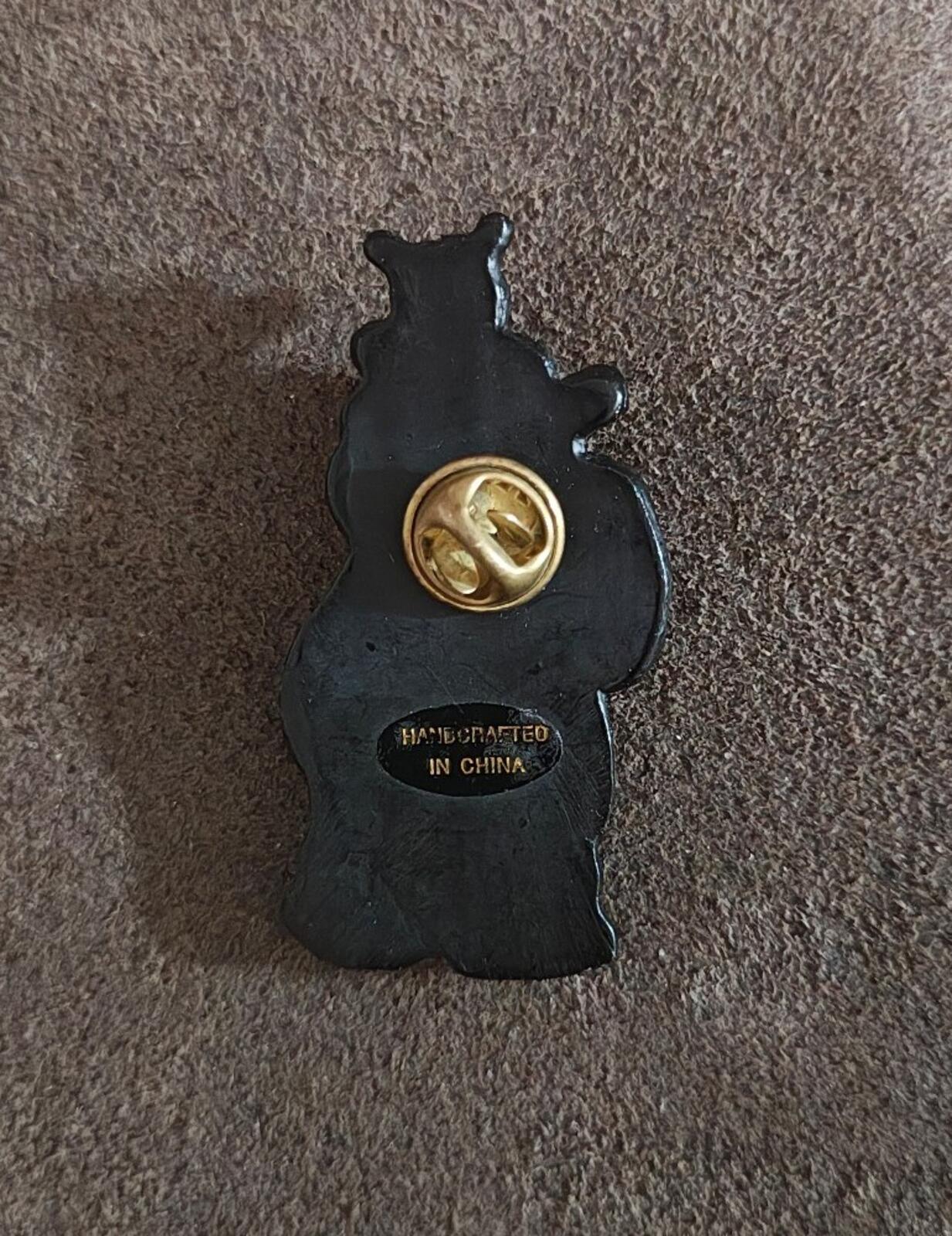 1980s Mama Bear & Baby Black Bear Plastic Pin