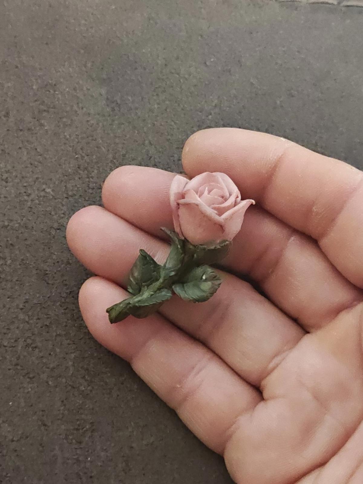 1980s Capodimonte Porcelain Pink Rose Brooch