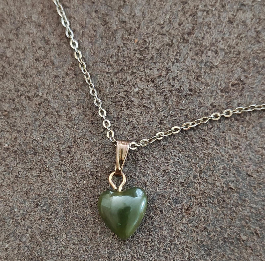 1980's Jade Like Heart Shaped Stone Pendant Necklace