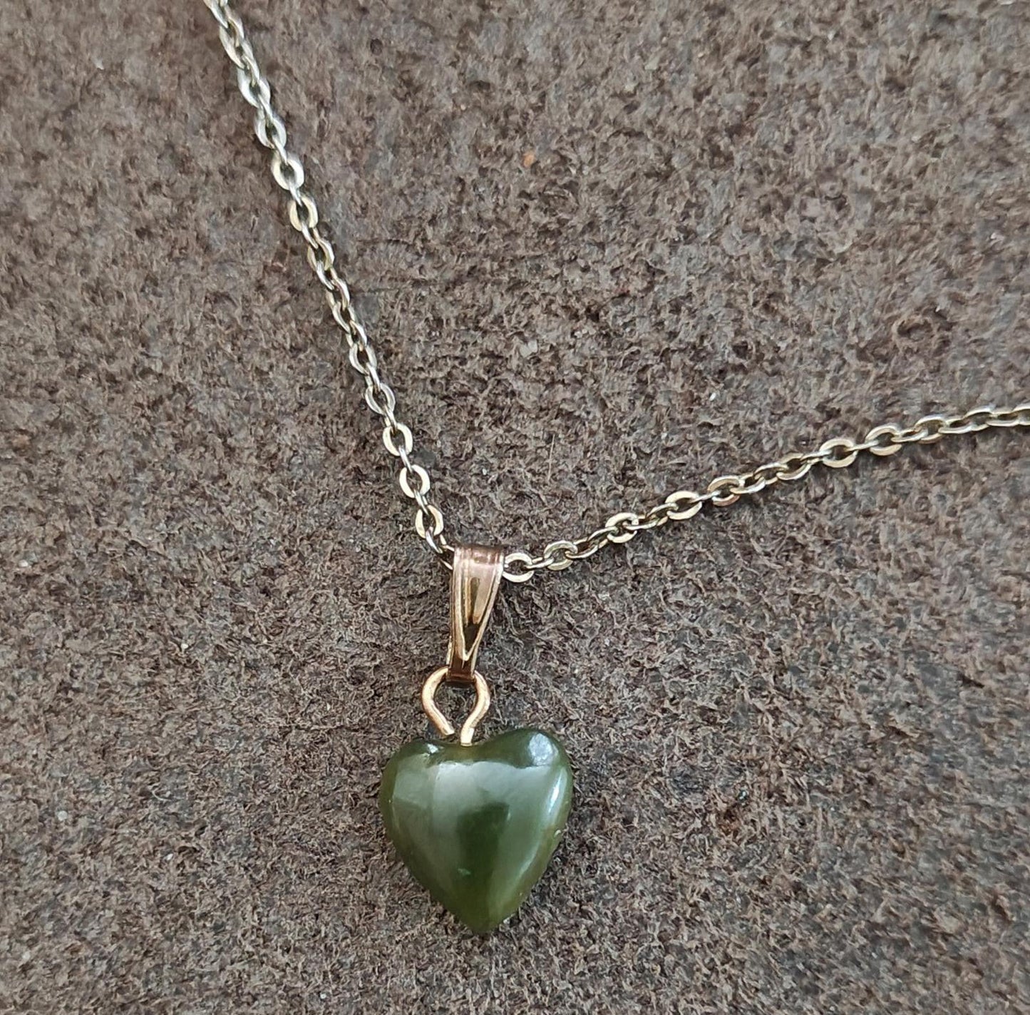 1980's Jade Like Heart Shaped Stone Pendant Necklace