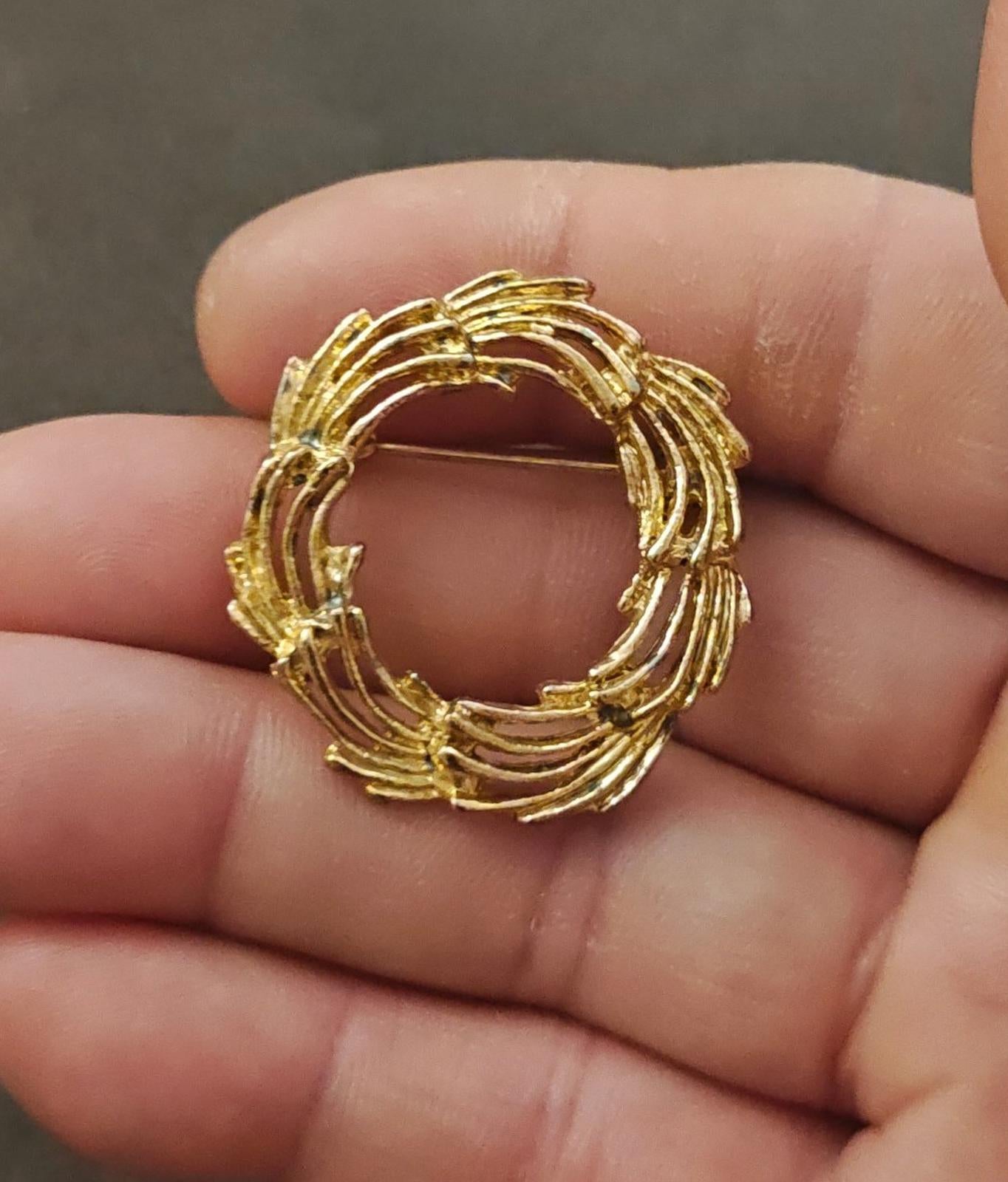 1960’s Elven Style Swirling Circle Gold Tone Brooch