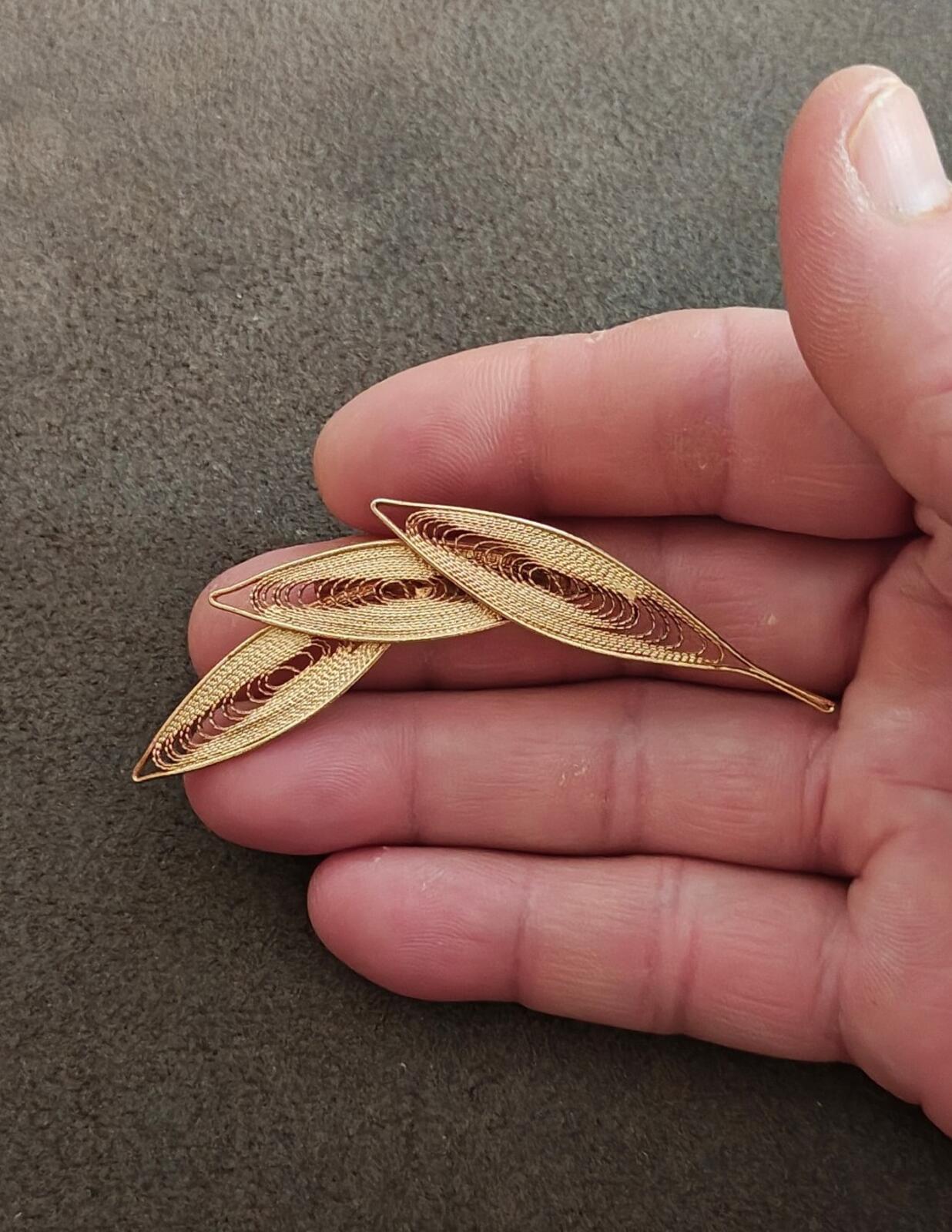 1960s/70s Gold Tone Openwork Filigree Leaf Brooch