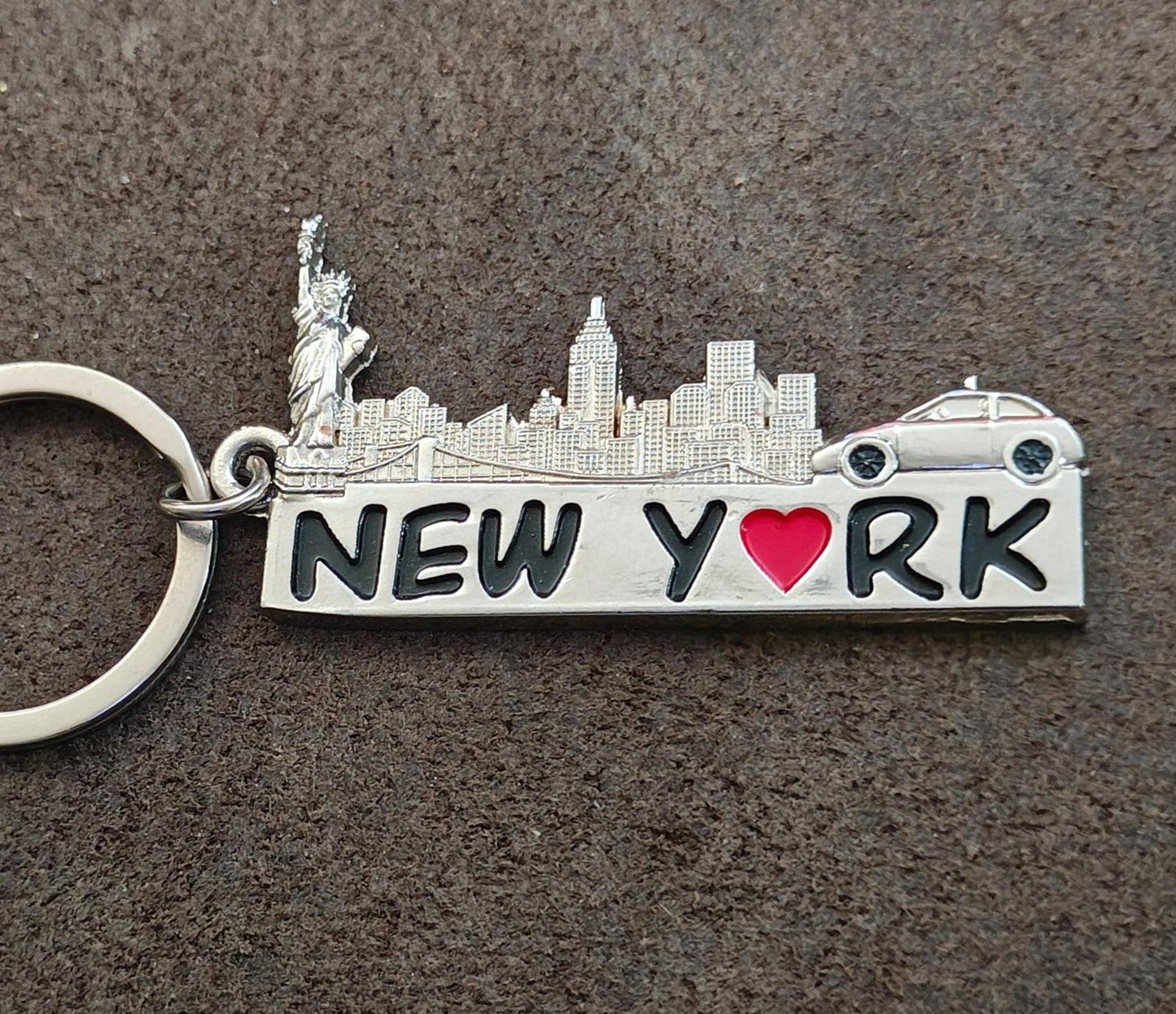 Cool New York City Souvenir Keychain Featuring Engraved Skyline and Landmarks