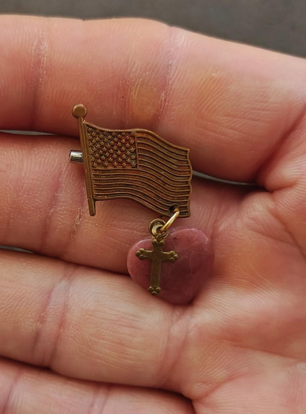 80s Gold Tone Patriotic & Religious American Flag With Heart Cross Charm Brooch