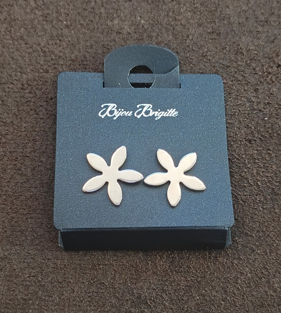 Bijou Brigitte Matte Silver Tone Flower Stud Earrings New