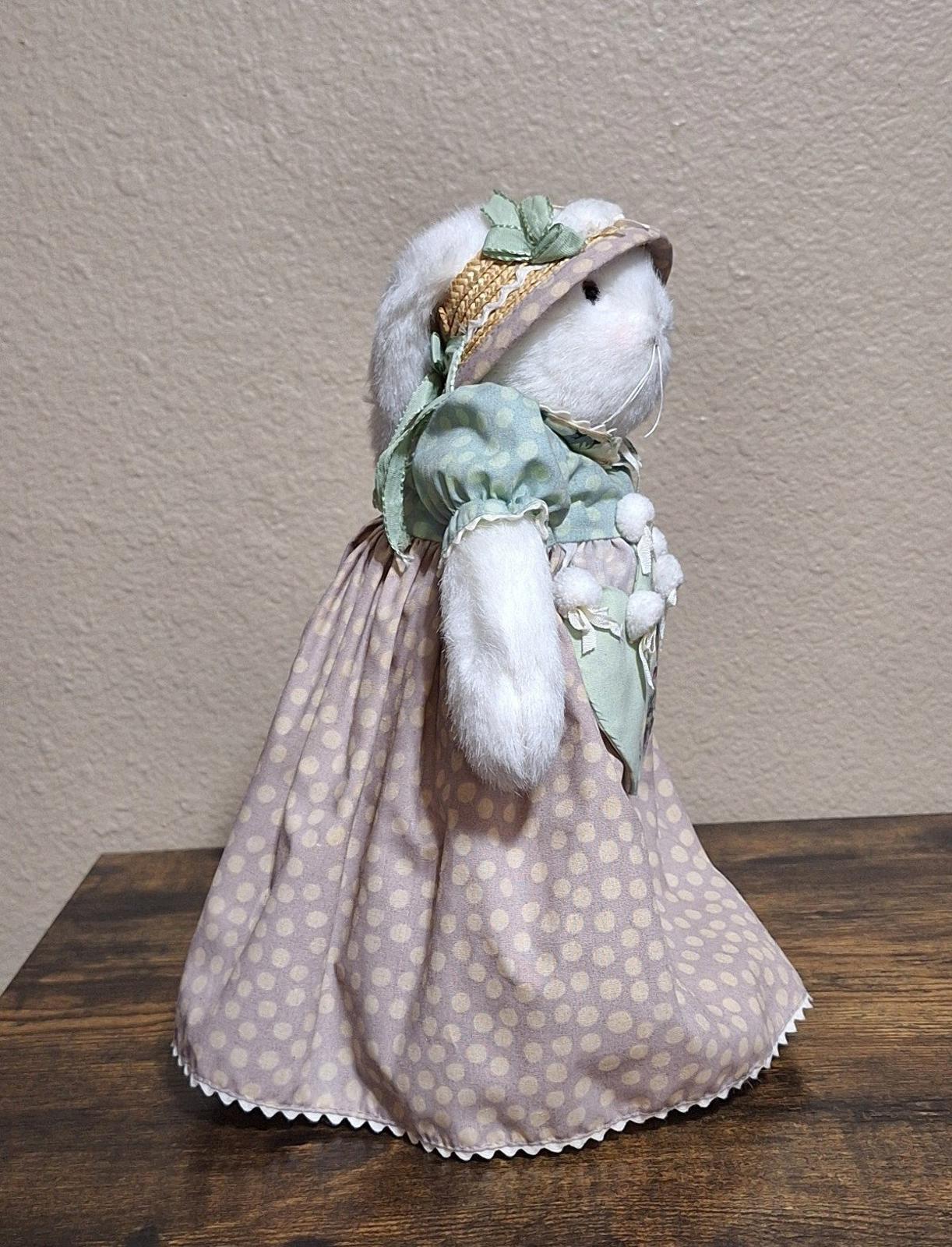 Adorable Vintage 2002 Hallmark "Bunnies By The Bay" Rosy Pocketful Bunny Plush.