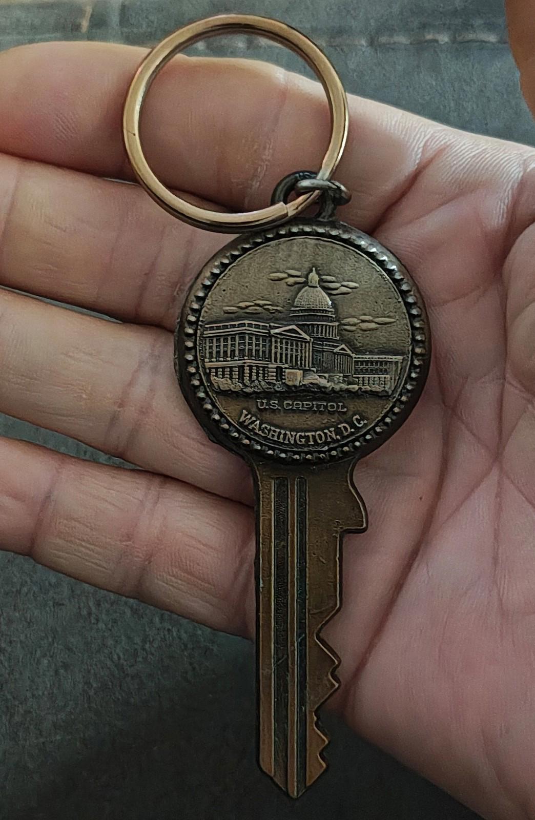 70s/80s Vintage USA US Capital Washington DC Travel Souvenir Keychain