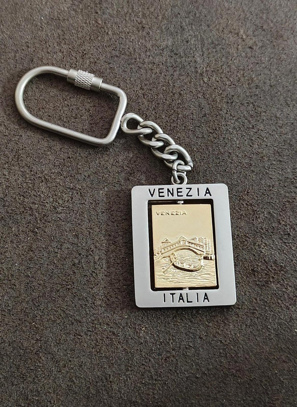 Two Tone Metal Venizia Italy Souvenir Keychain