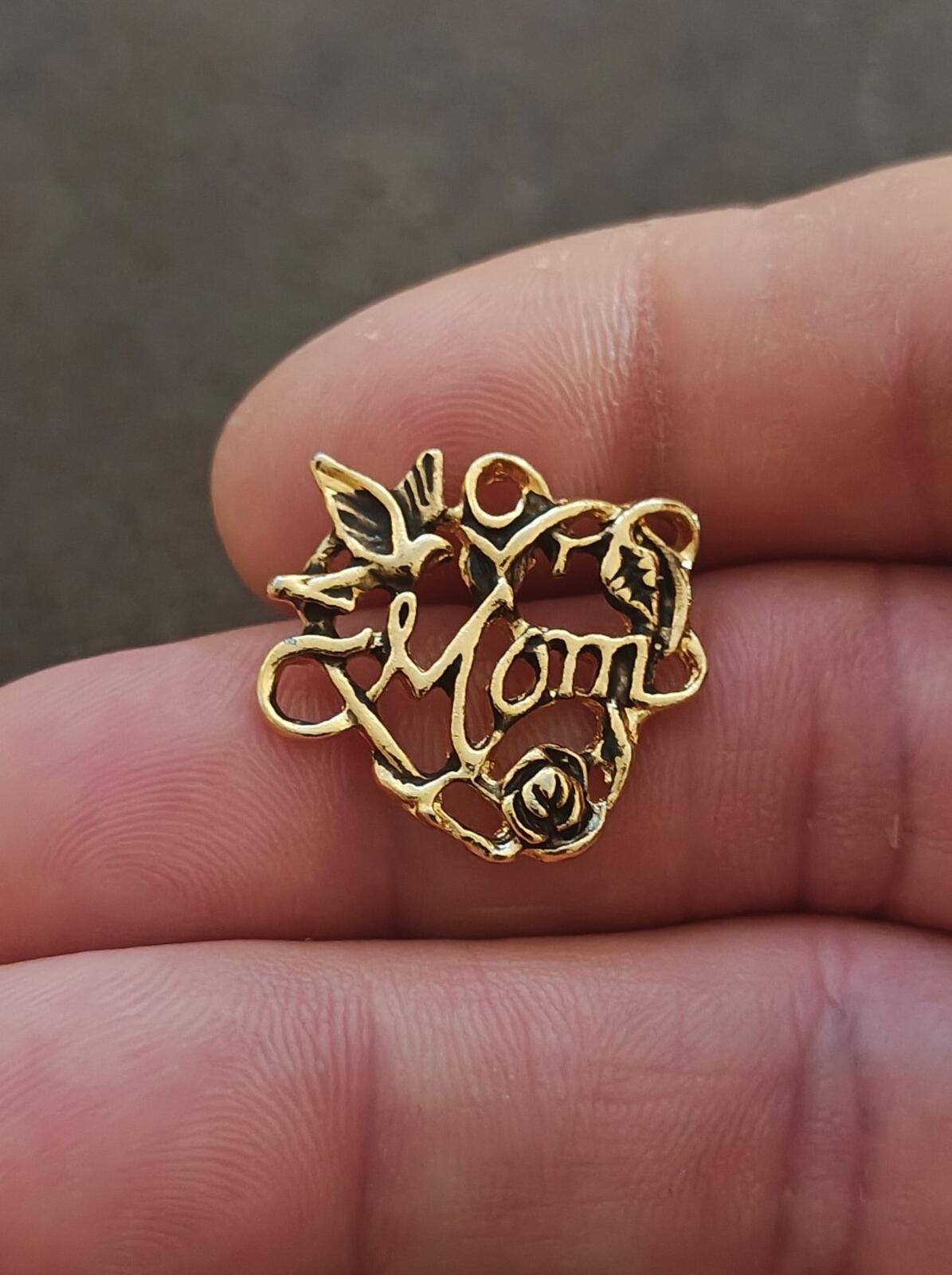 1980s Gold Tone"Mom" Floral Heart Pin