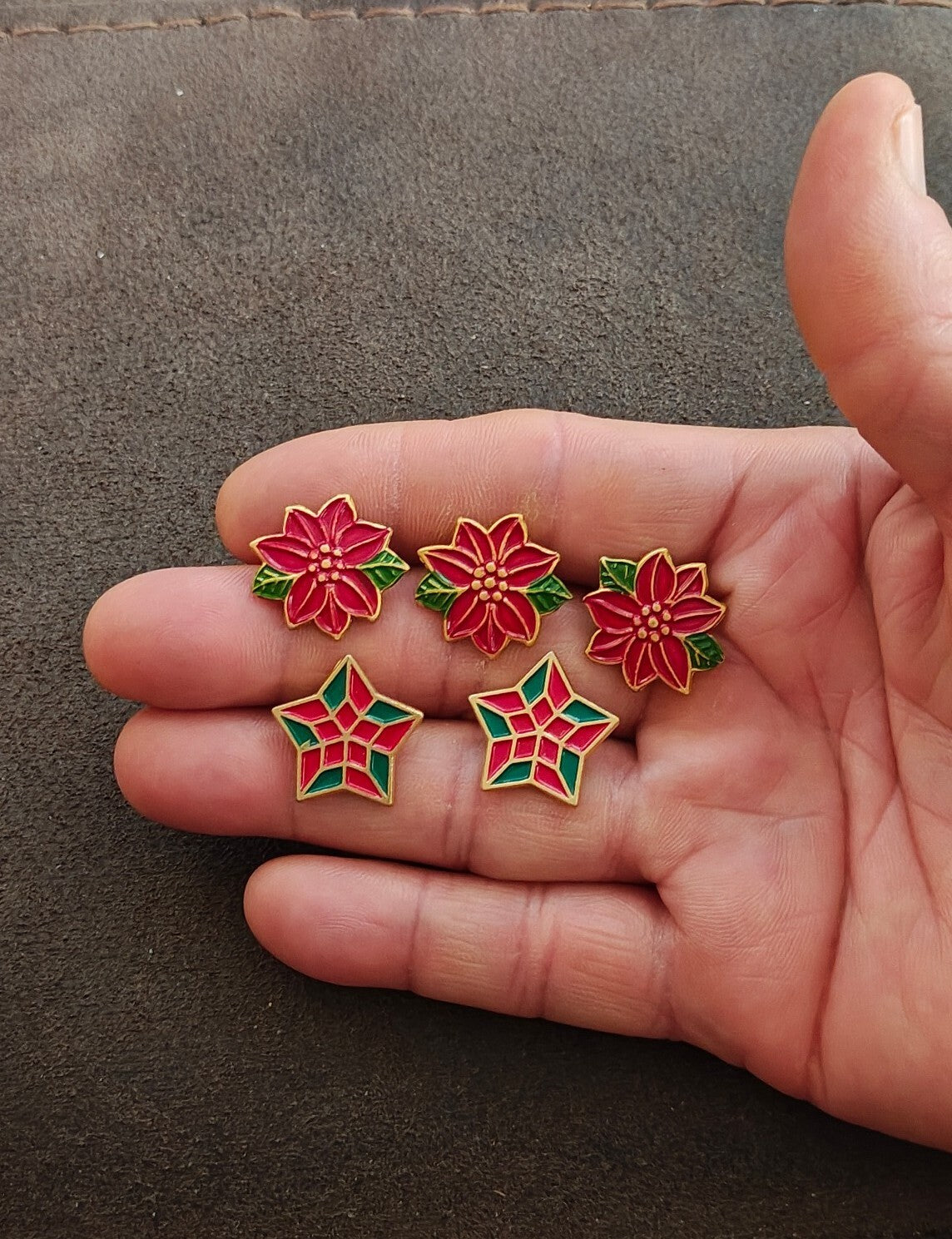 70s Set Of 5 Hand Painted Enamel Christmas Poinsettia & Geometric Stars Buttons