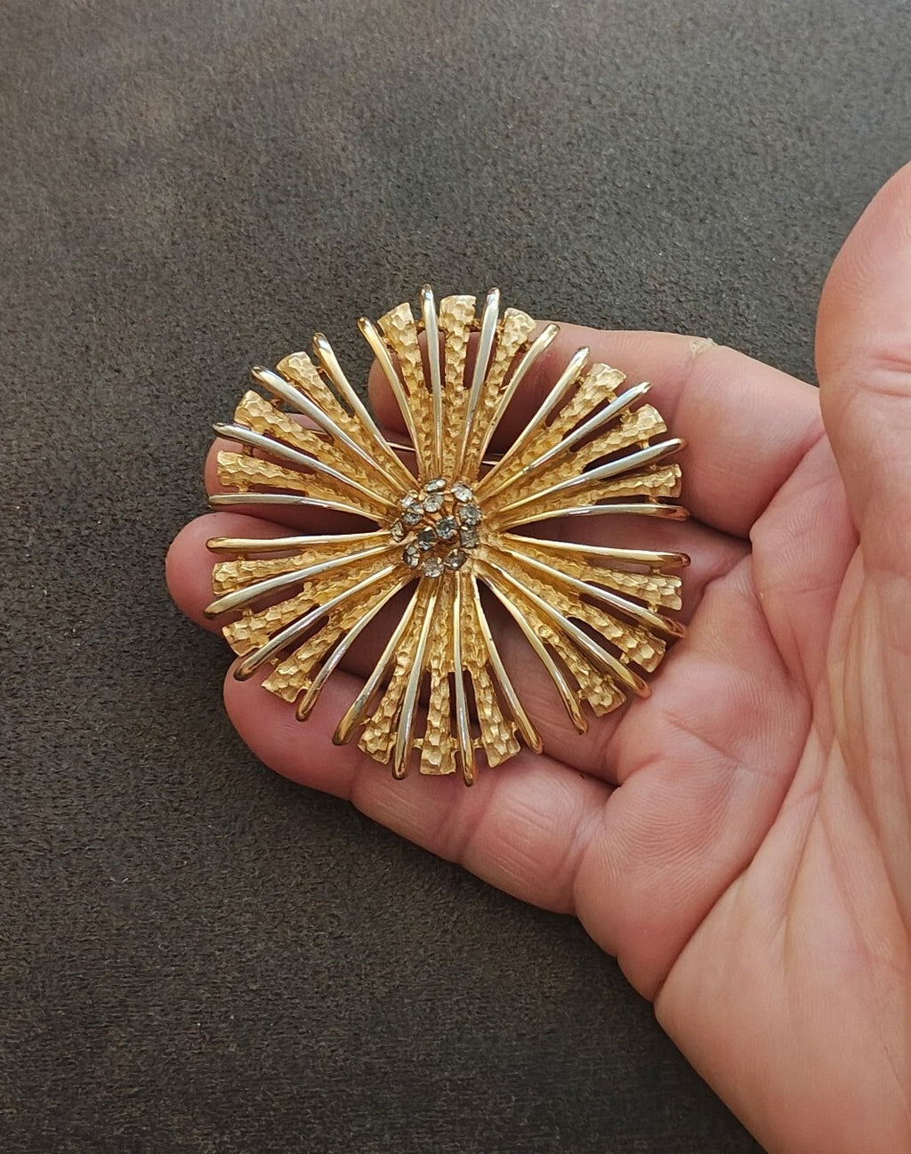 1960s Textured Gold Tone Floral Starburst Statement Brooch Pin