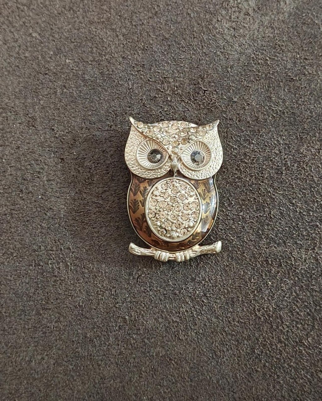 Gold tone owl rhinestone brooch, small size with round belly cluster