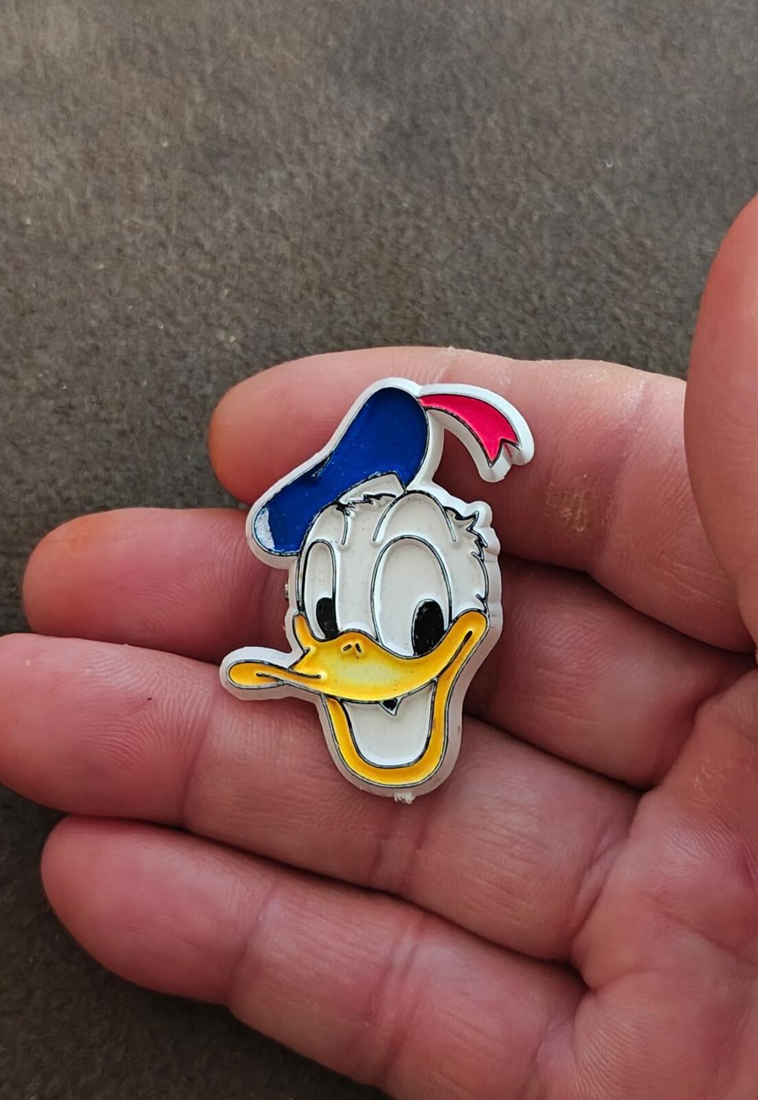 1970s/80s Rare Walt Disney Productions Donald Duck Plastic Pin
