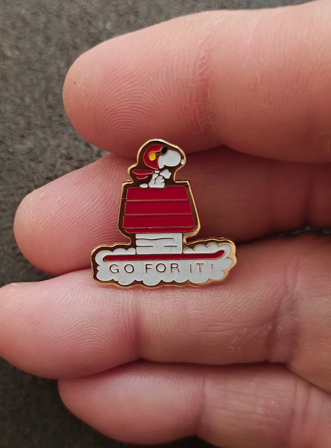 1970s Peanuts Snoopy Go For It! Gold Tone Enamel Pin