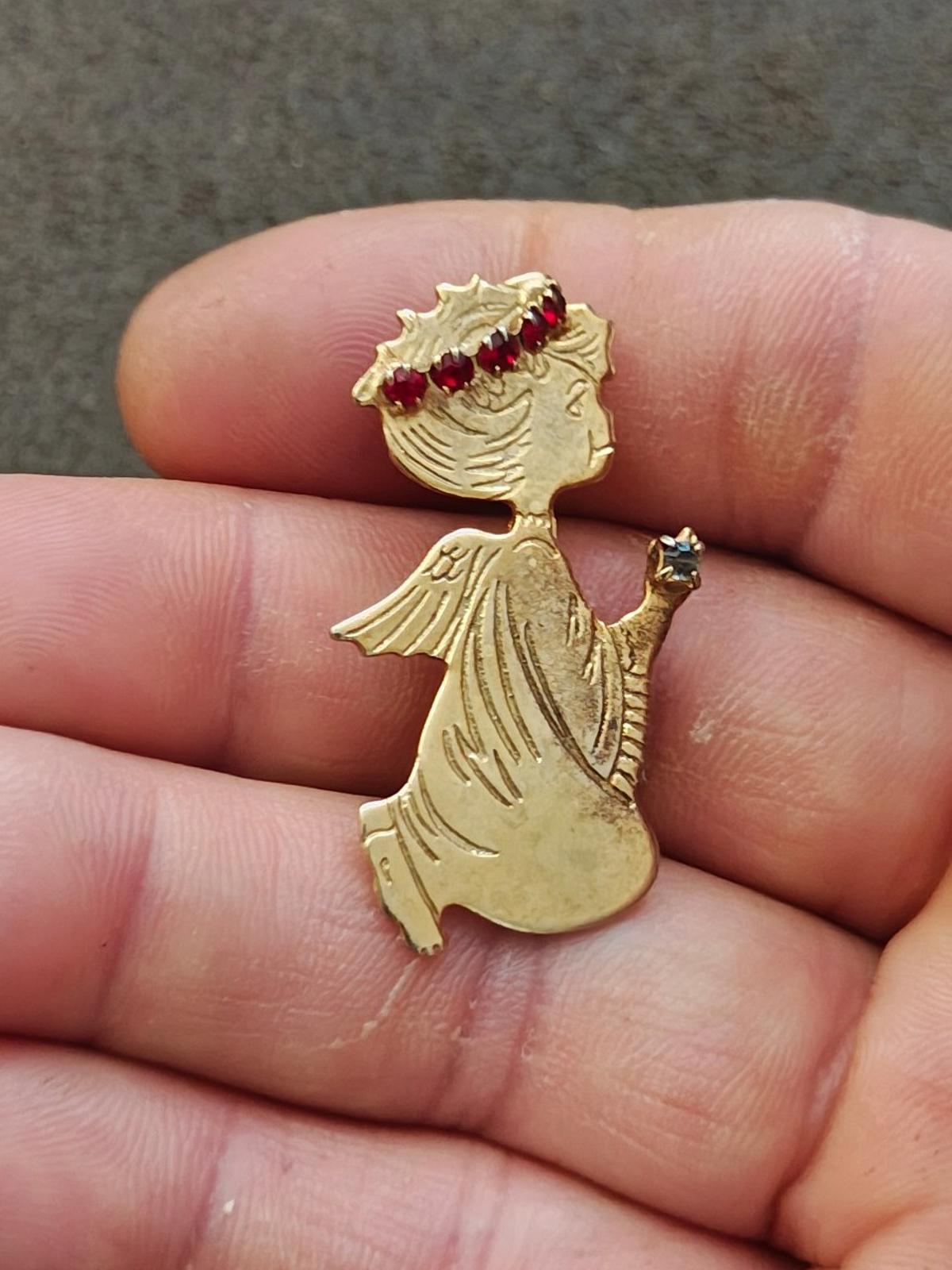 1950s/60s Gold Tone  Kneeling Praying Angel With a Red Rhinestone Halo Brooch