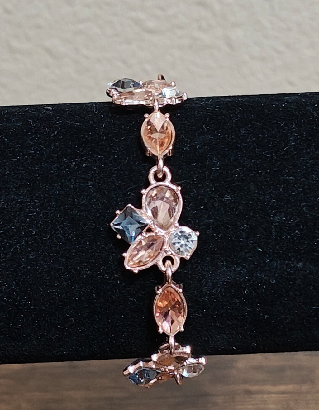 Pretty Paparazzi Rose Gold Floral Bracelet
