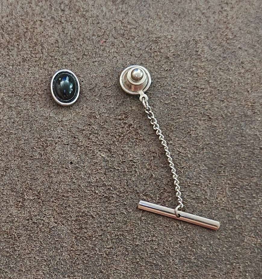 1950s/60s Swank Silver Tone Tie Tack/Lapel Pin With An Oval Dark Cabochon