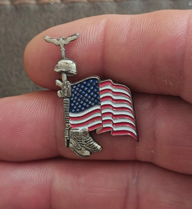 Fallen Soldier Battlefield Cross Pin