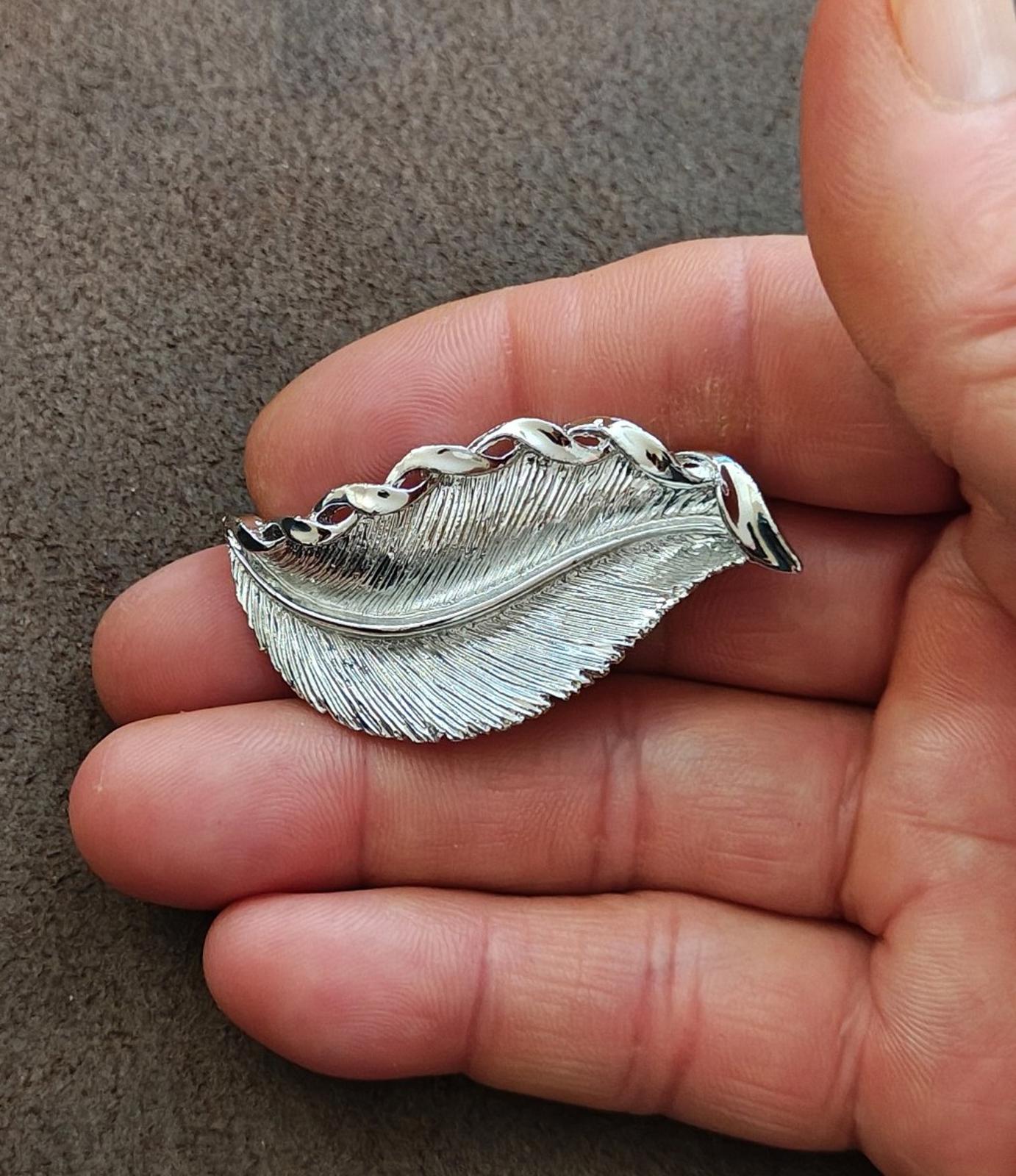 1960s Signed Gerry's Silver Tone Feather/Leaf Brooch