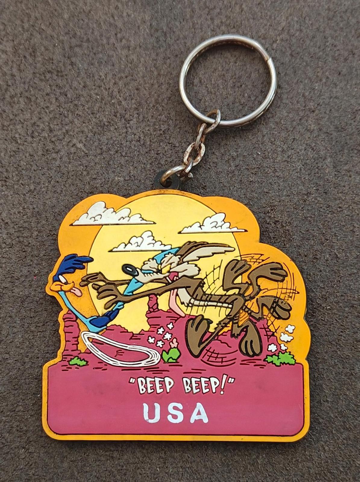 1997 Looney Tunes Wile E. Coyote & the Road Runner Keychain