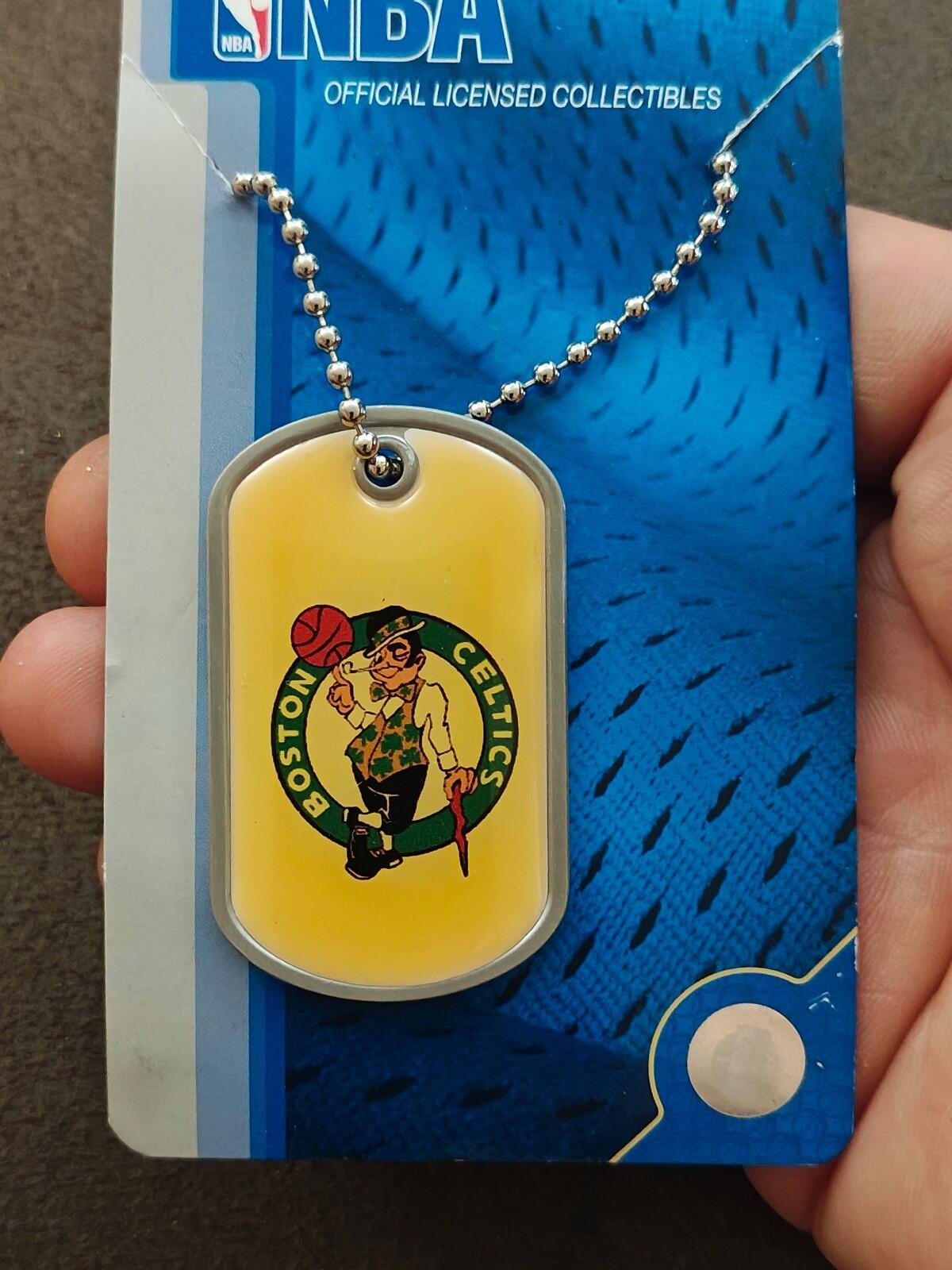 2004 Officially Licensed NBA Boston Celtics Silver Tone Enamel Dog Tag Necklace.