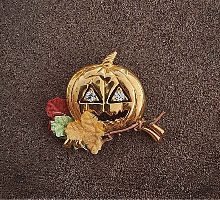 90s Avon Gold Tone Fall Jack-o-lantern Pumpkin Face Pin Brooch