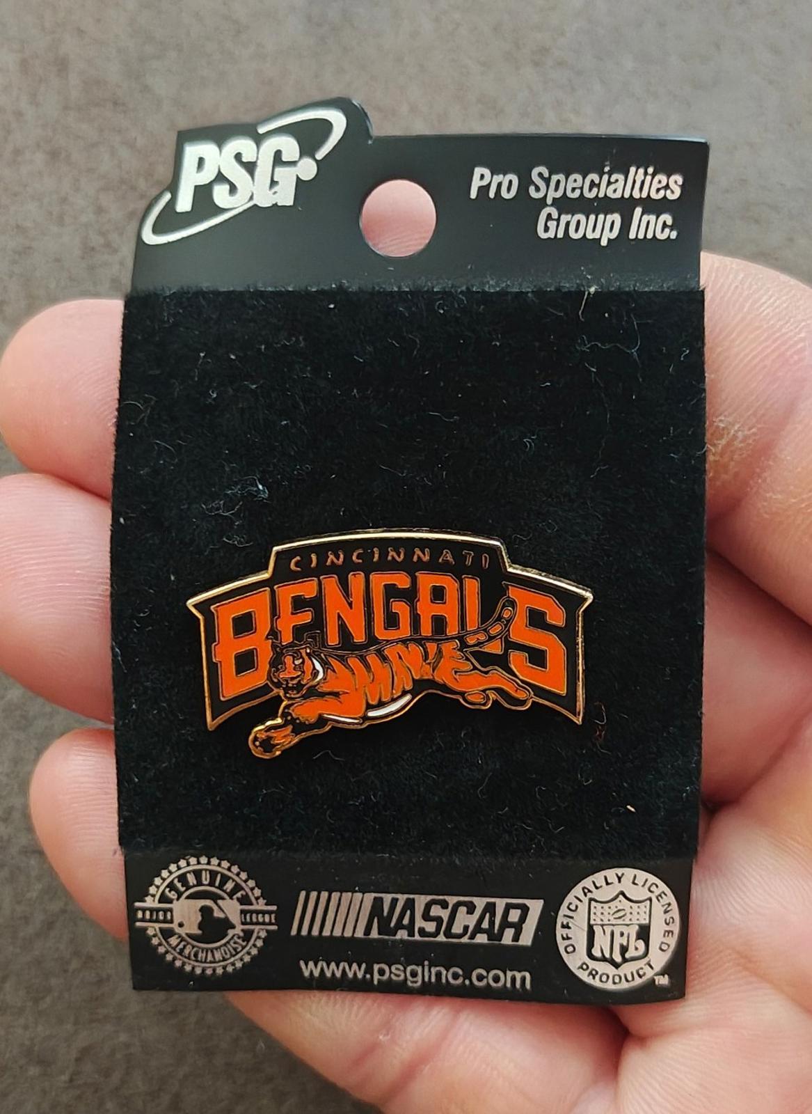 2001 Cincinnati Bengals Gold Tone Enamel Pin New