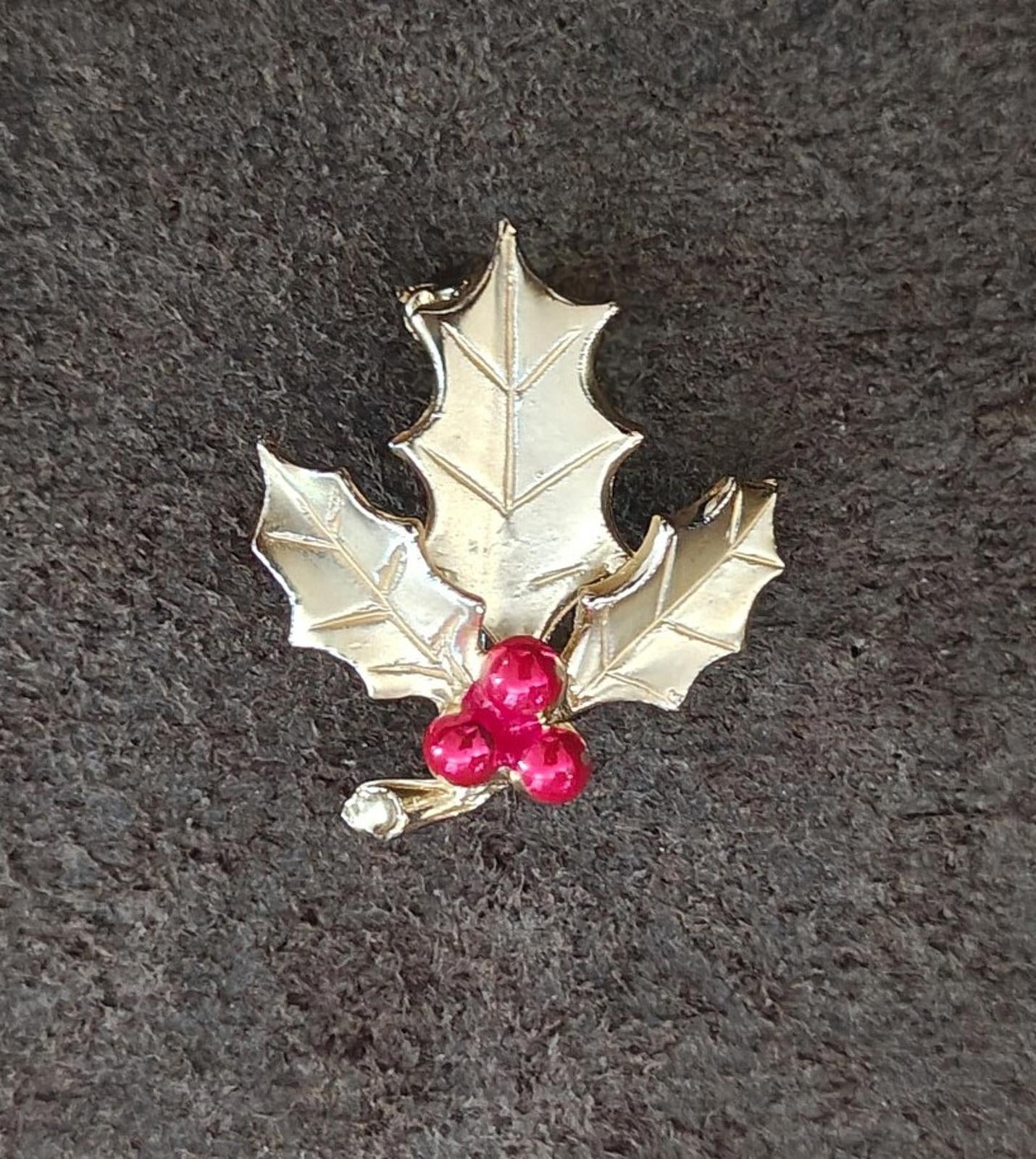 Vintage Style Holly Berry Gold Tone With Red Enamel Brooch