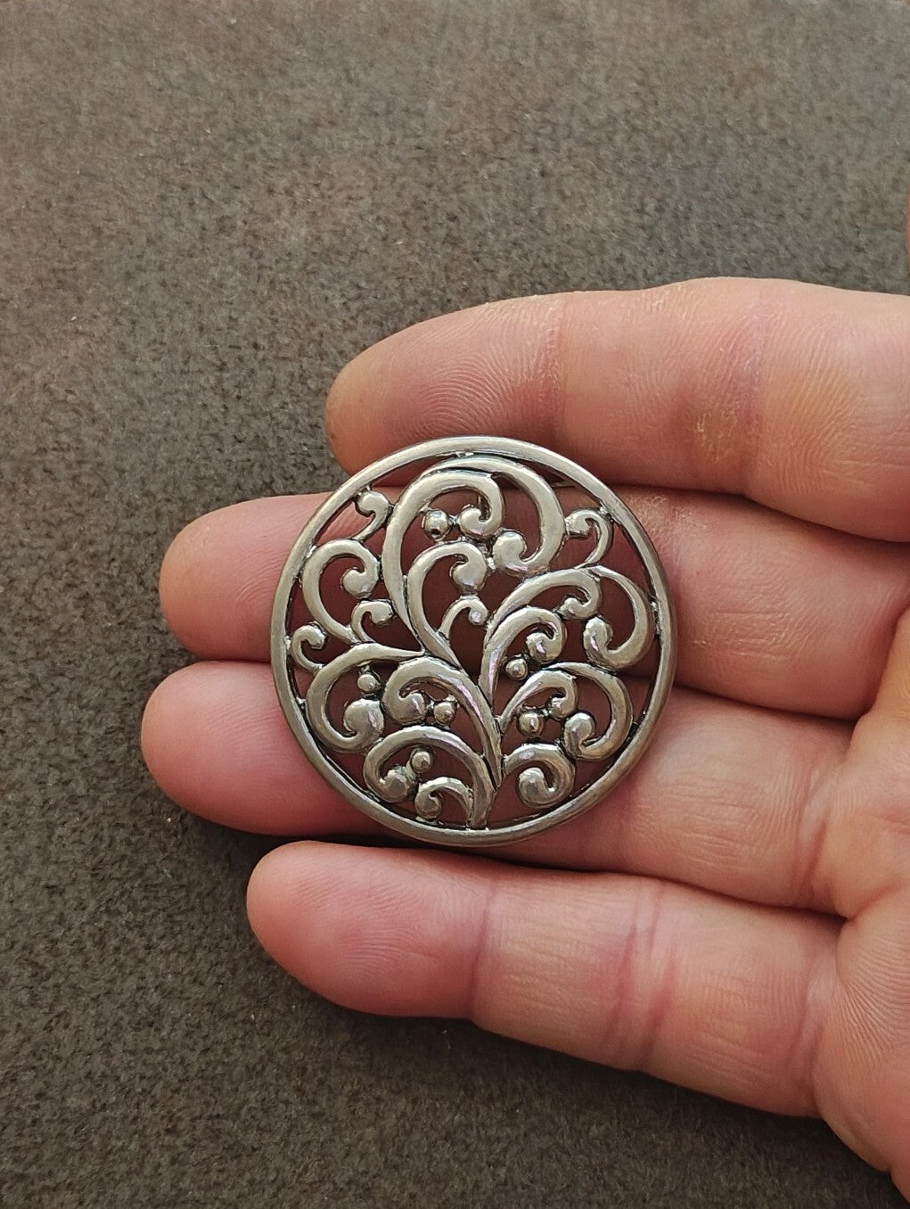 1980s/90s Round Silver Tone Filigree Scroll Pendant